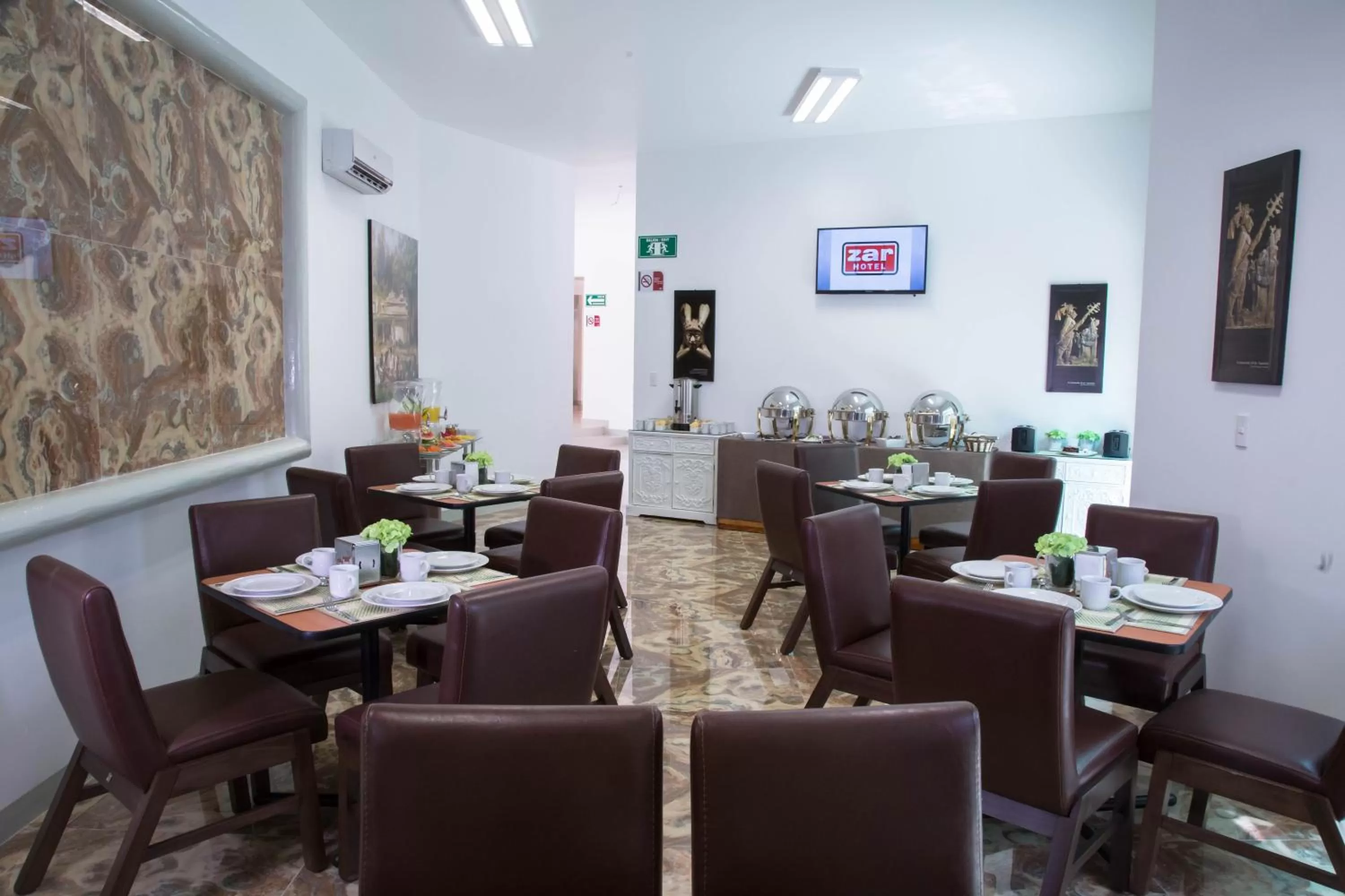 Restaurant/places to eat in Hotel Zar Merida