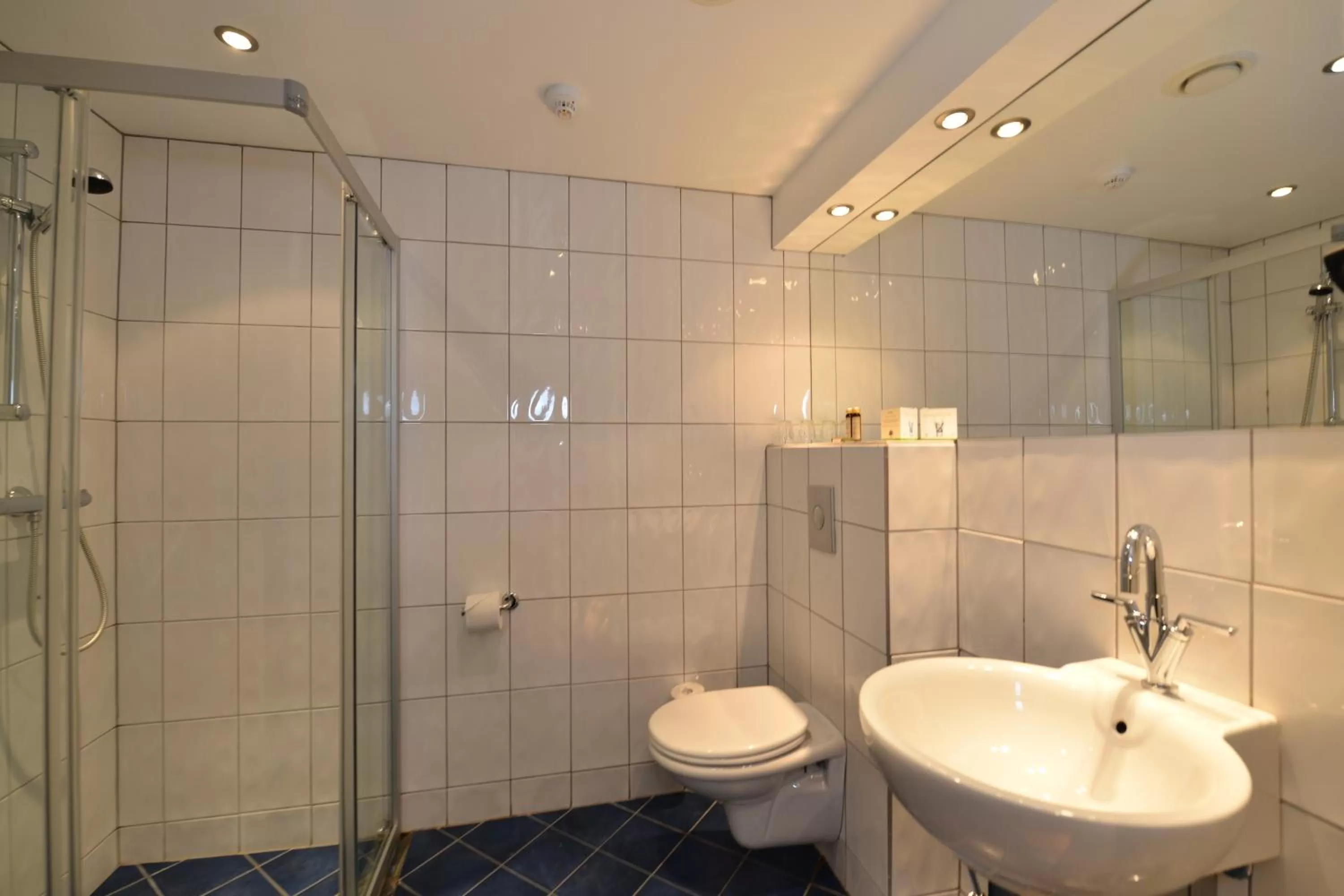 Shower in GamlaVærket Gjæstgiveri og Tracteringssted