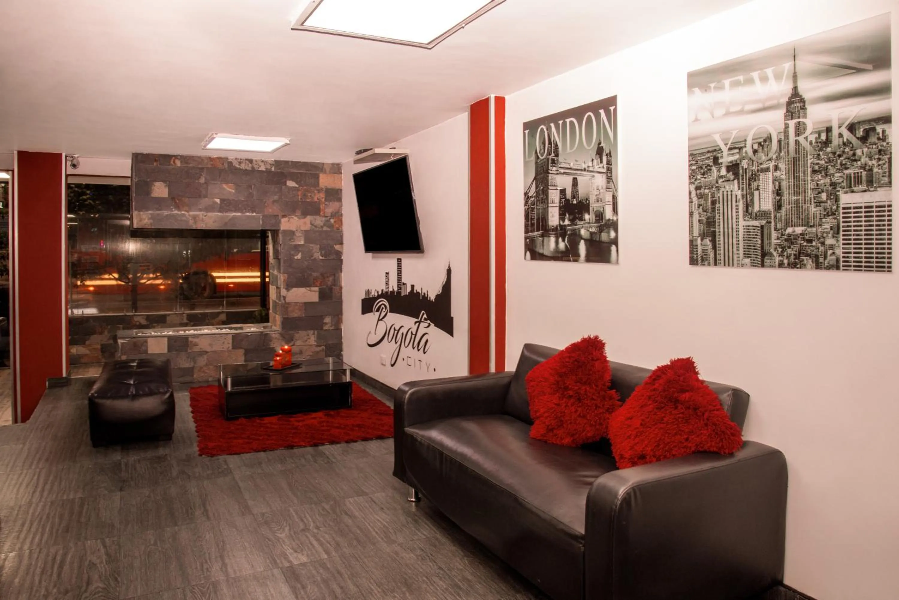 TV and multimedia in Hotel Bestmark Platino