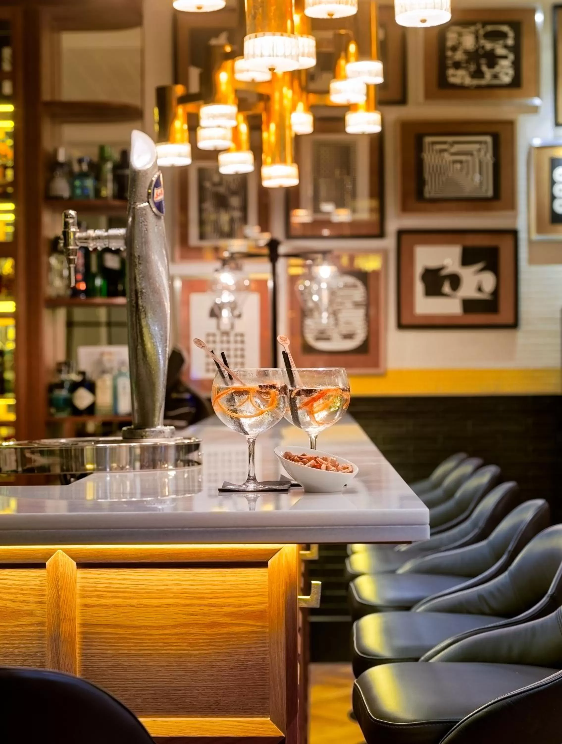 Lounge or bar, Restaurant/Places to Eat in H10 Metropolitan 4* Sup