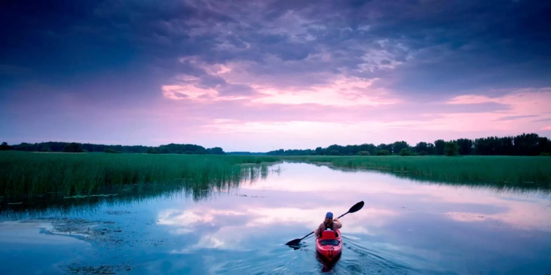 Activities, Canoeing in Hôtels Gouverneur Montréal - Île Charron