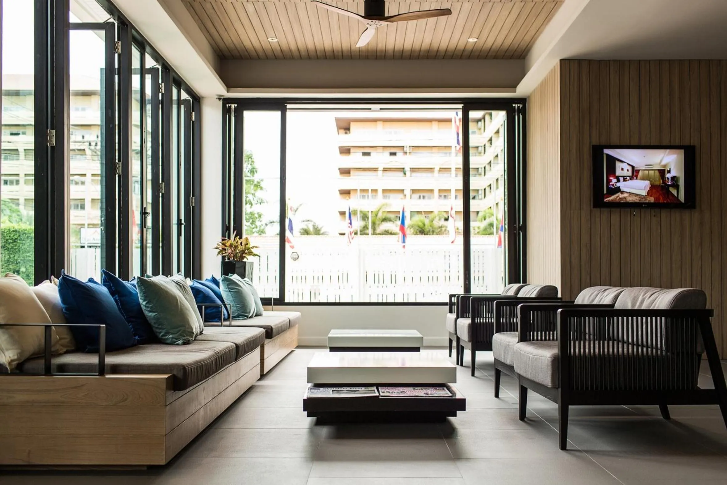 Day in Fifth Pattaya Jomtien By Shiwalai Int