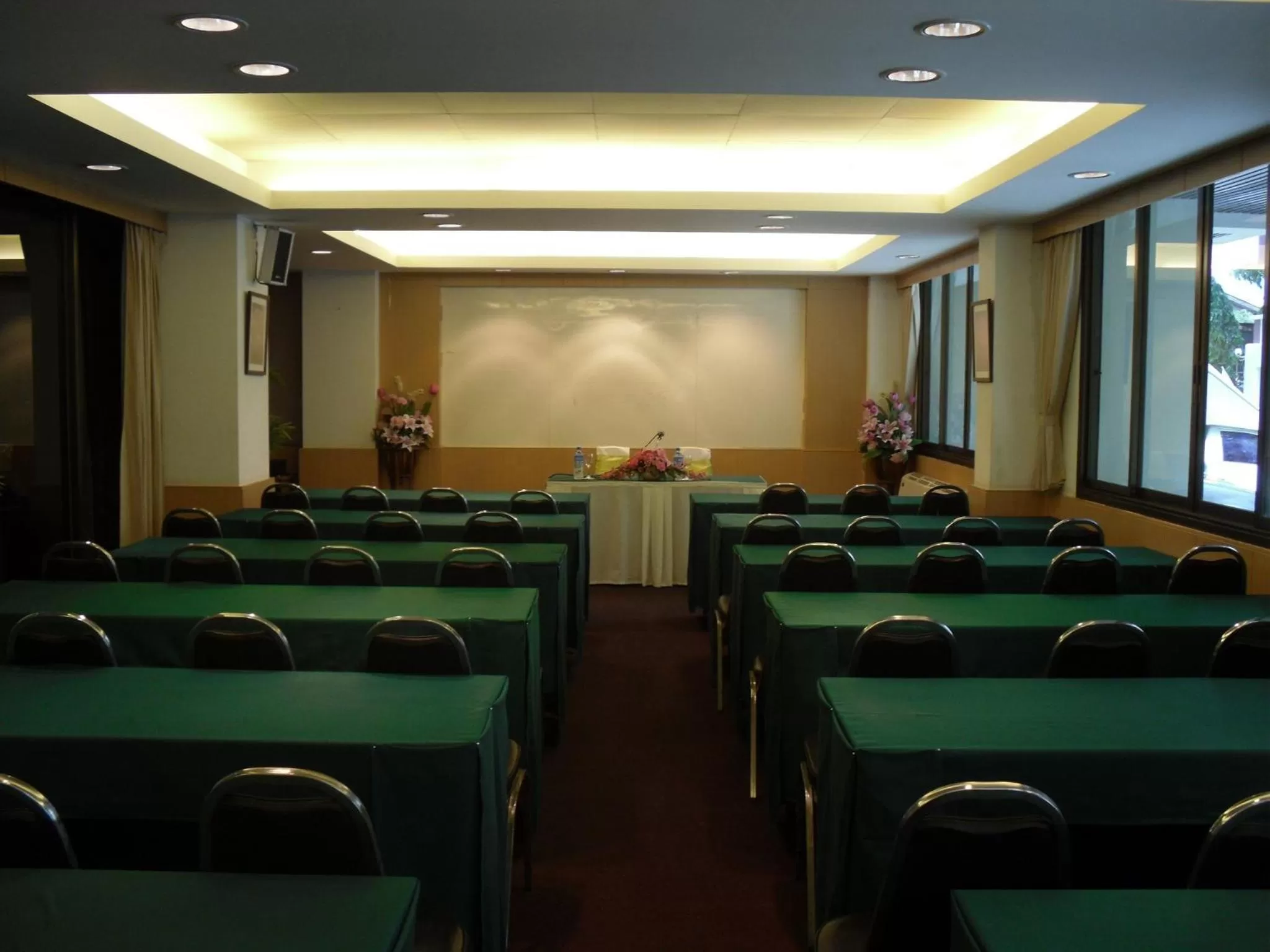 Business facilities in P Park Residence Charansanitwong