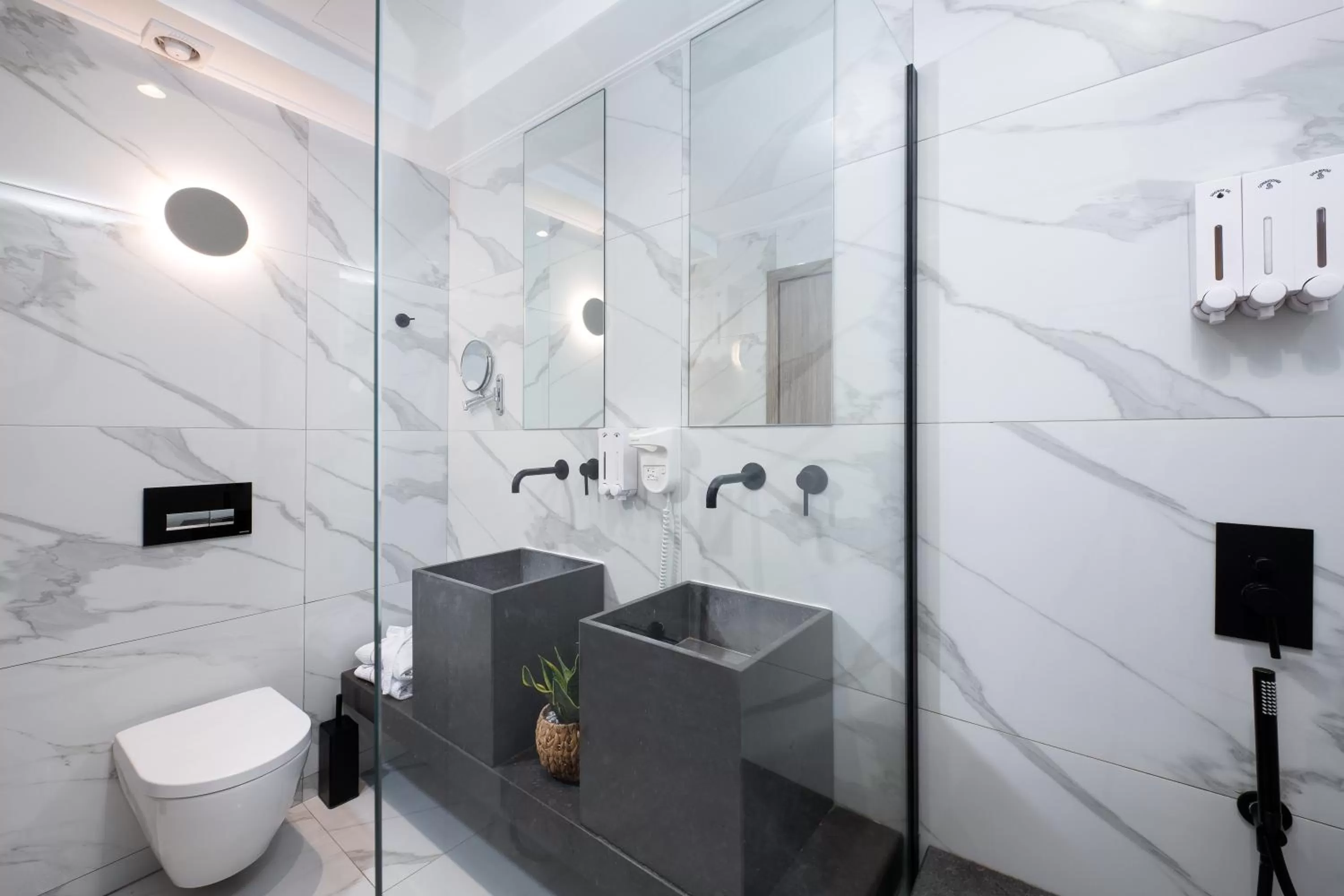 Bathroom in Enattica Suites