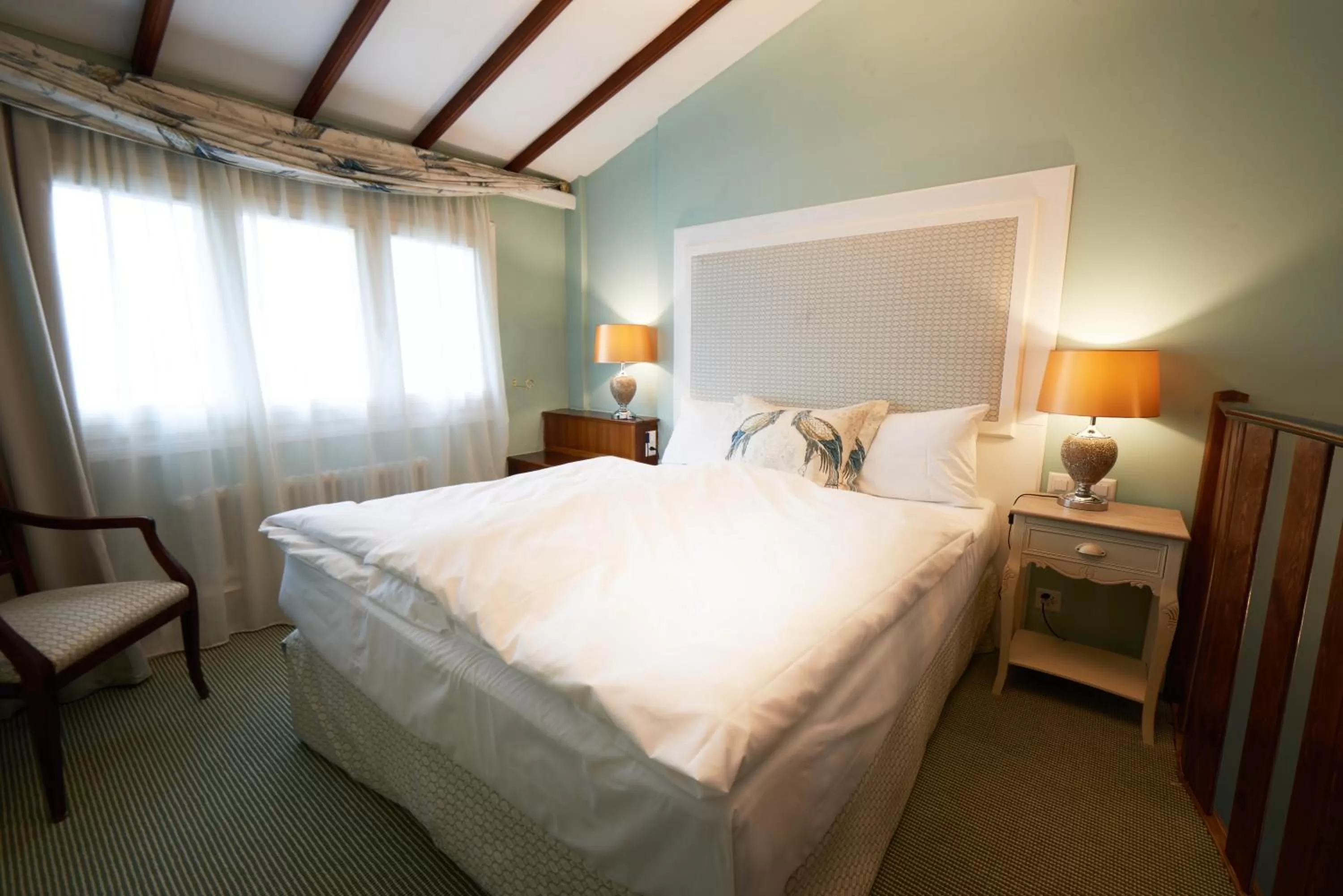 Photo of the whole room, Bed in Château Gütsch