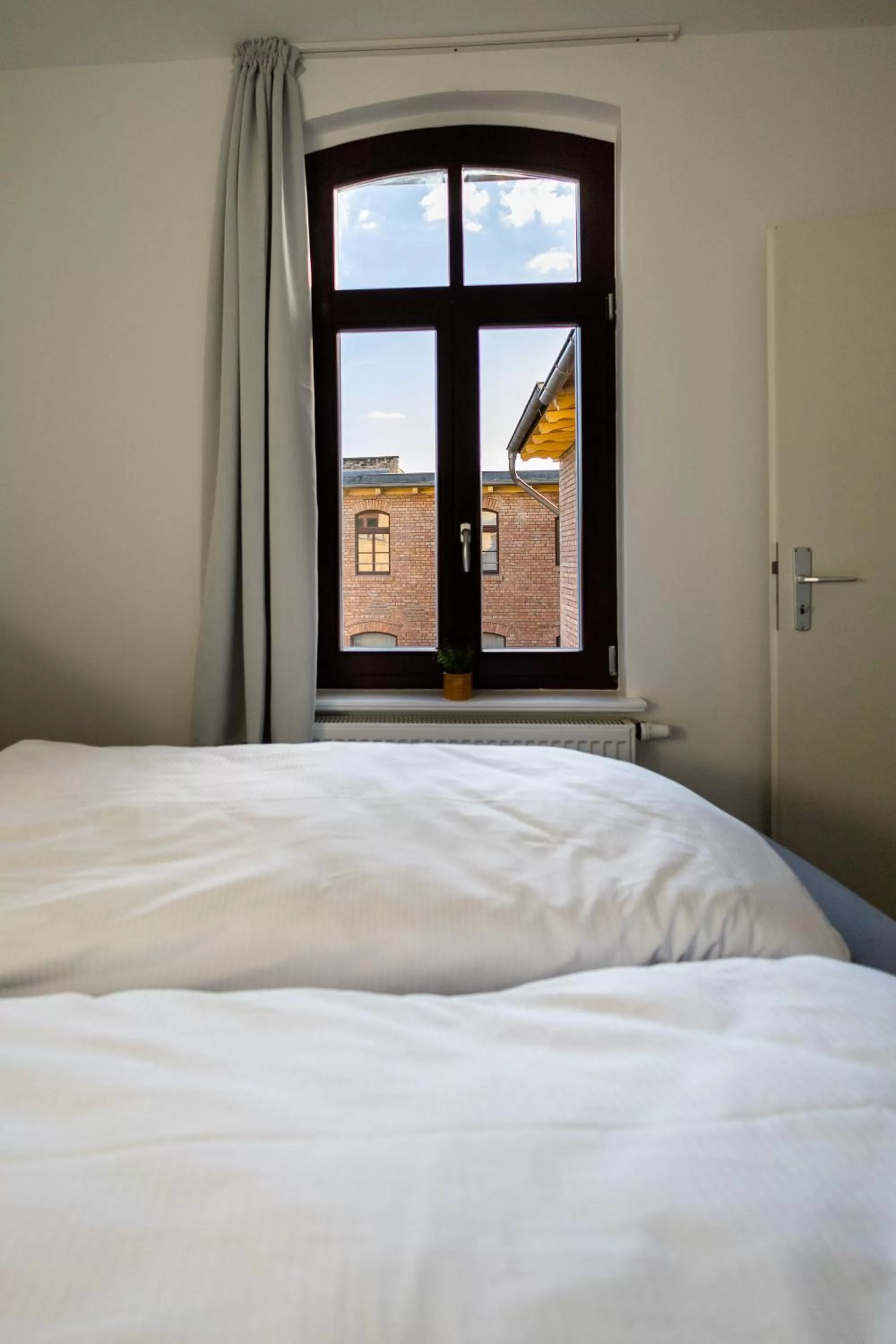 Bed in Apartments am Neuen Theater - Altstadt - Zentral - Küche - Wifi - Powered by Ko-Living