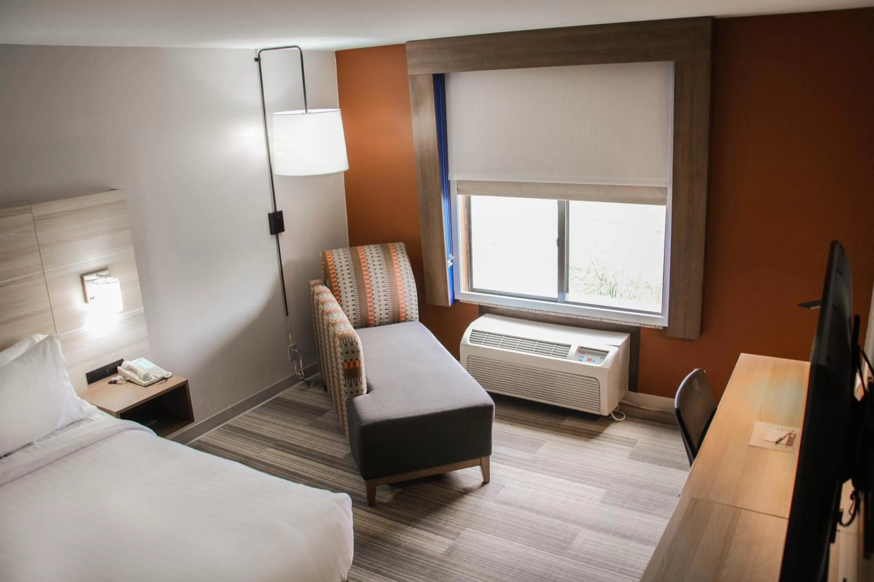 Photo of the whole room, Bed in Holiday Inn Express Hotel & Suites Athens by IHG