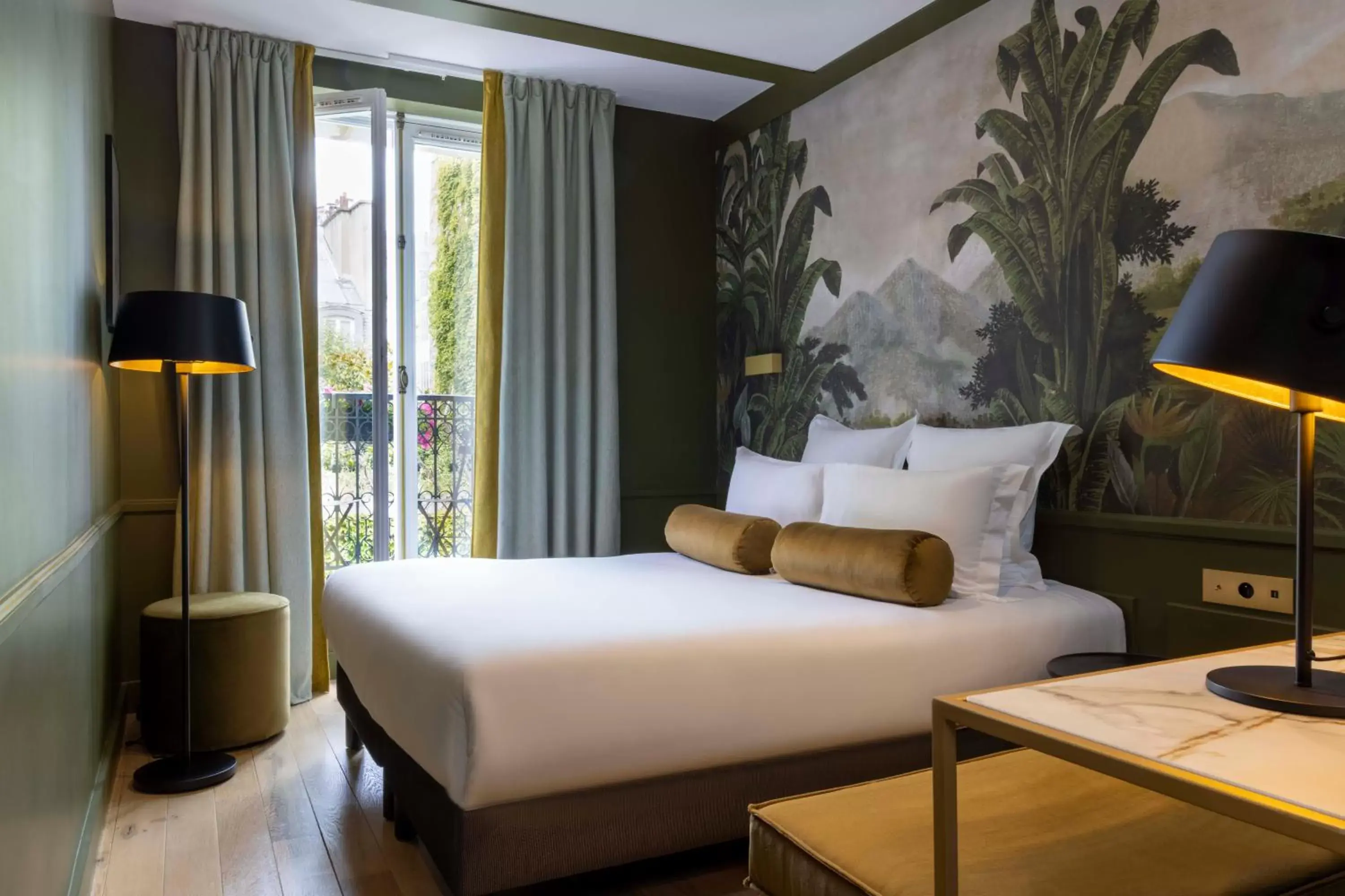 Comfort Double Room in Les Jardins Du Luxembourg Comfort Double Room in Les Jardins Du Luxembourg