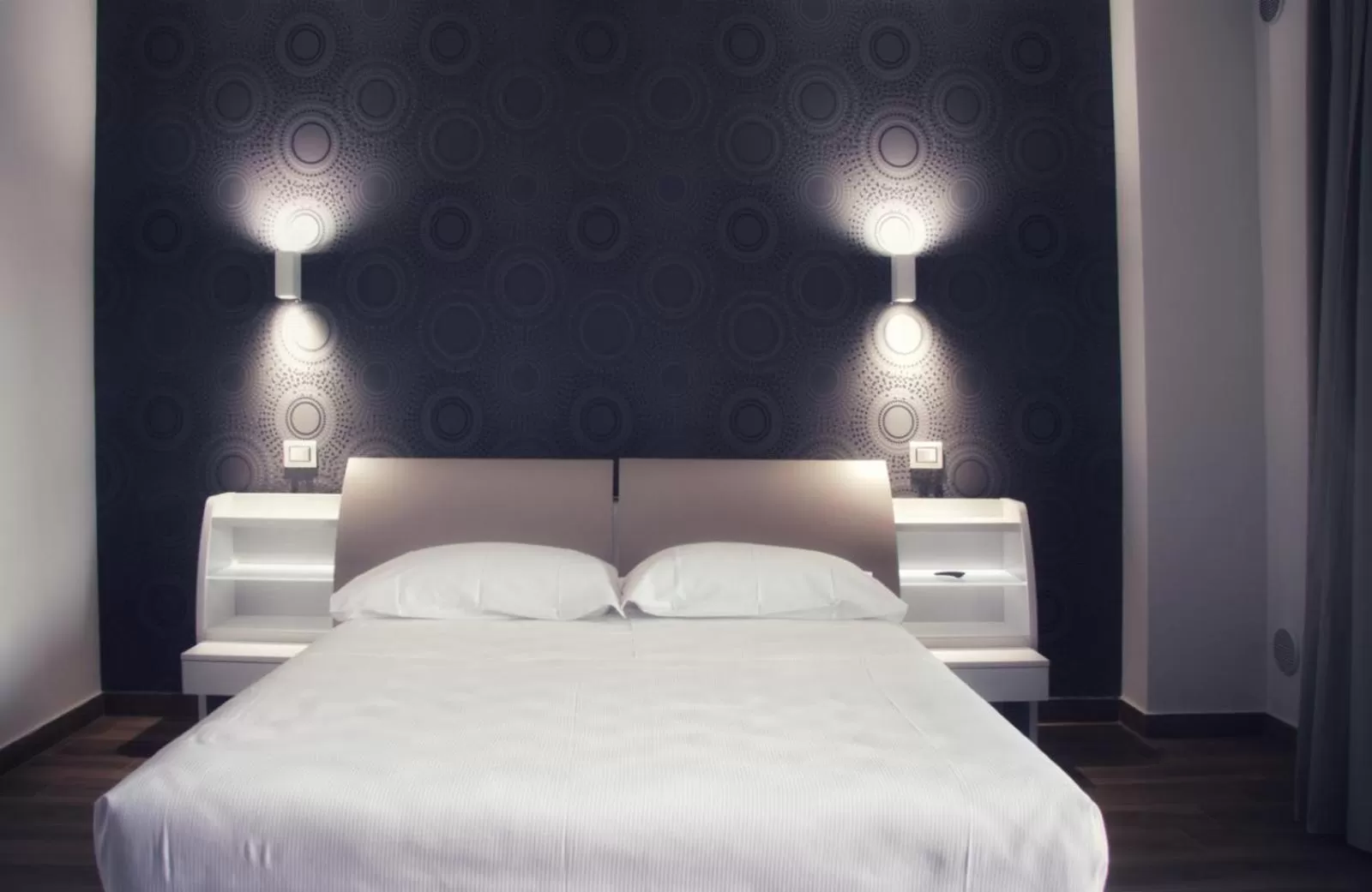 Bed in Lumarooms B&B