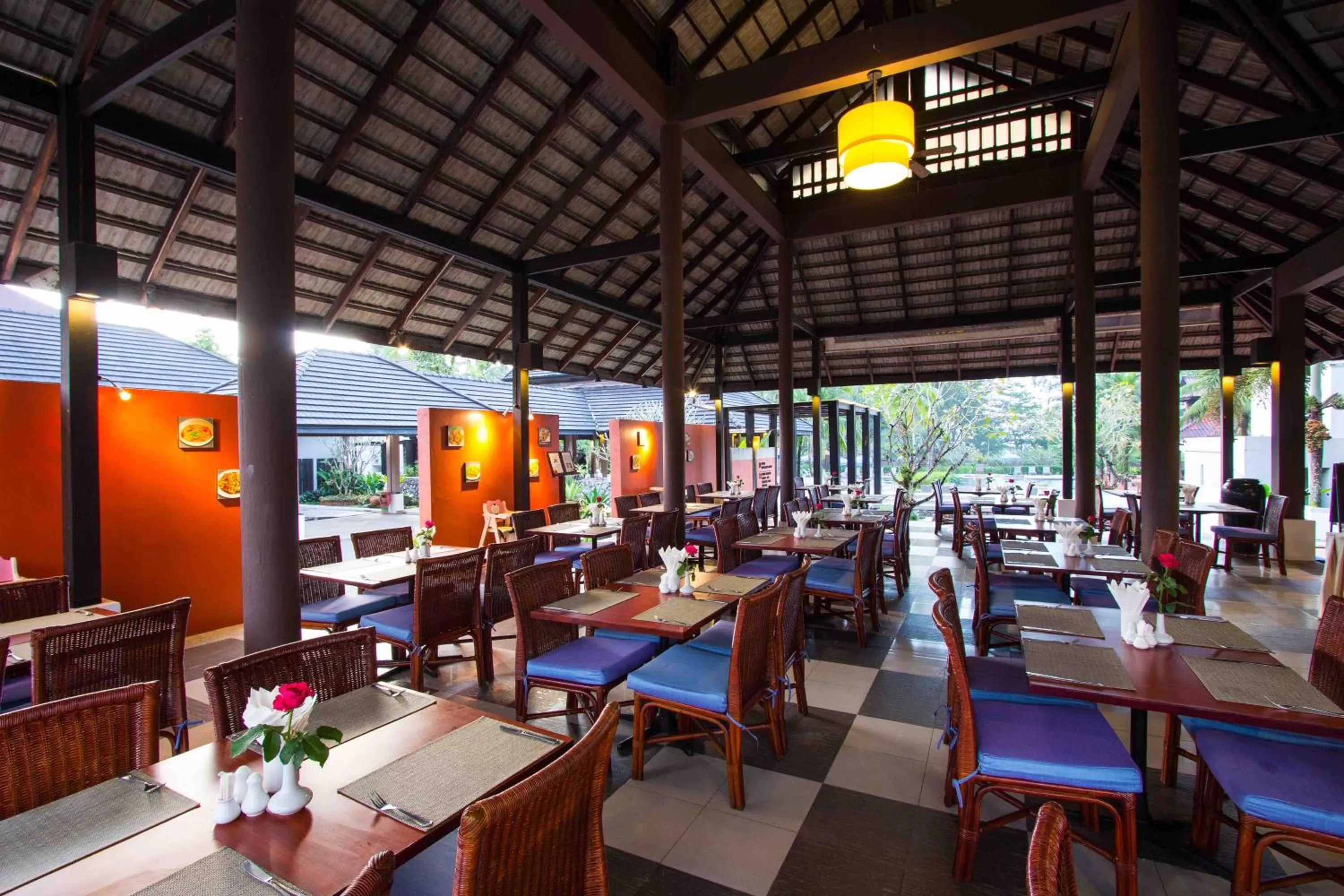 Restaurant/places to eat in Palm Galleria Resort
