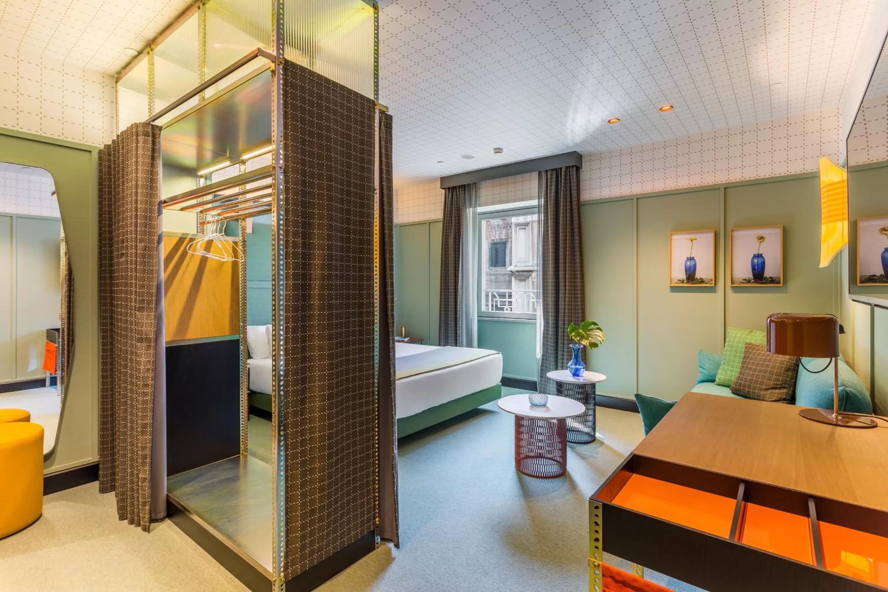 Photo of the whole room, Bed in Room Mate Collection Giulia, Milan