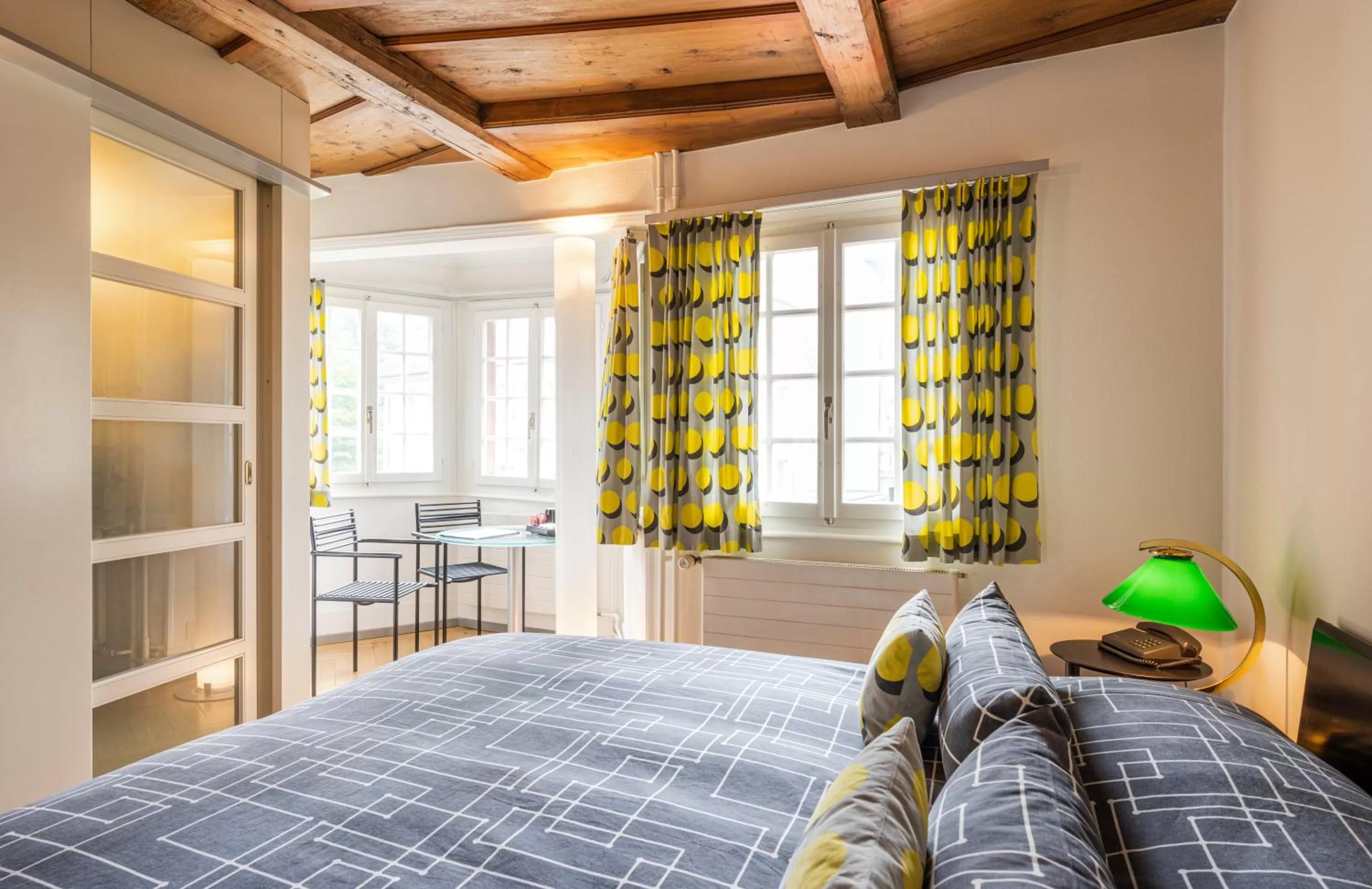 Staff, Bed in Hotel Rebstock