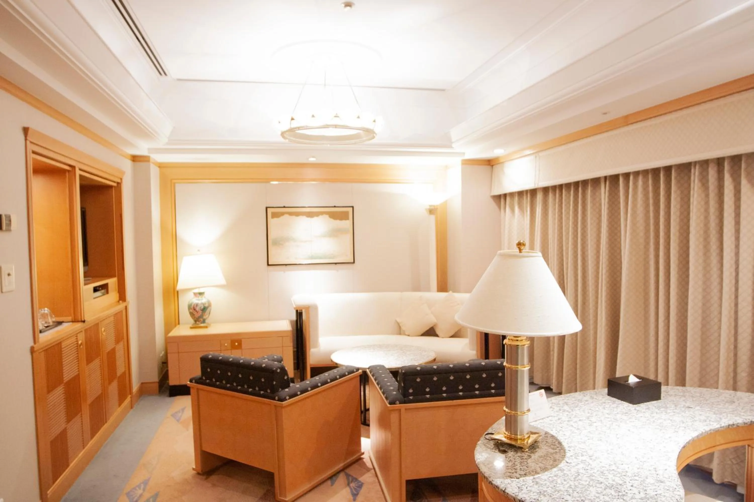 Living room, Bed in Hotel New Otani Makuhari