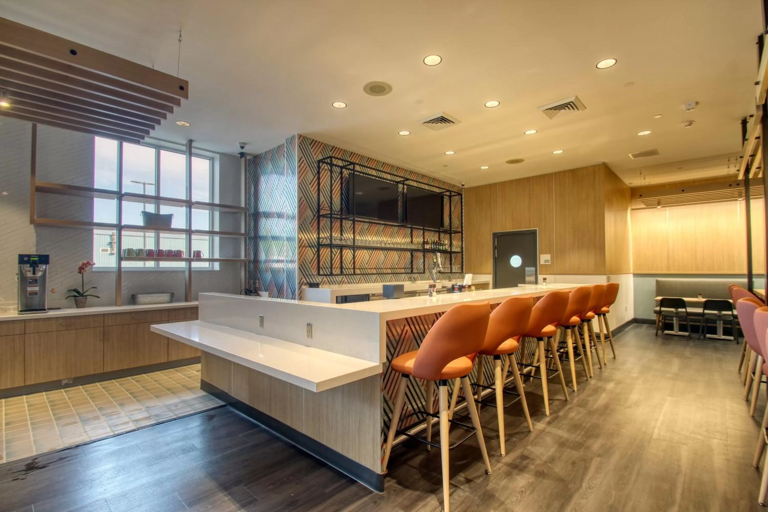 Lounge or bar in Holiday Inn - Appleton by IHG