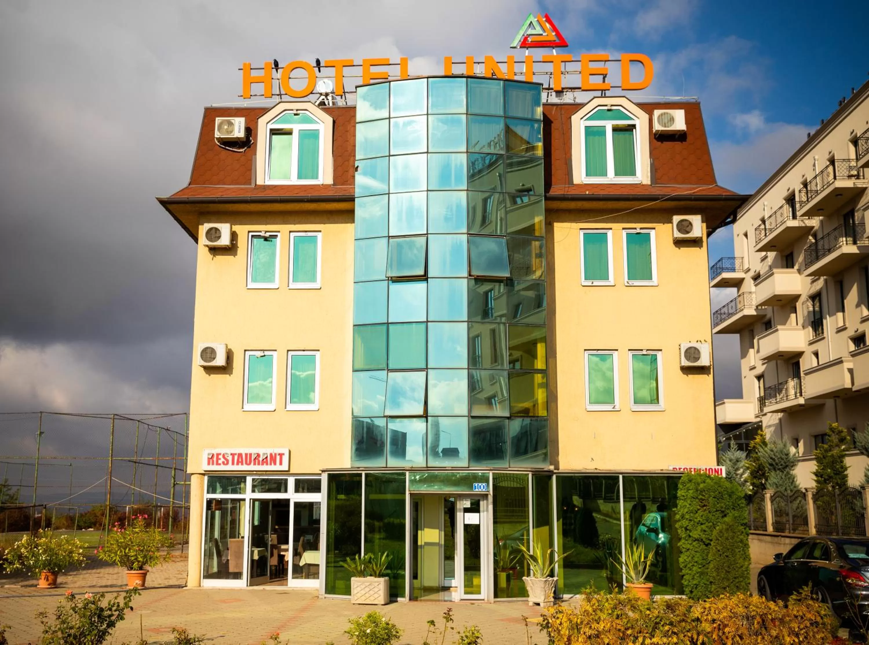 Property Building in Hotel United