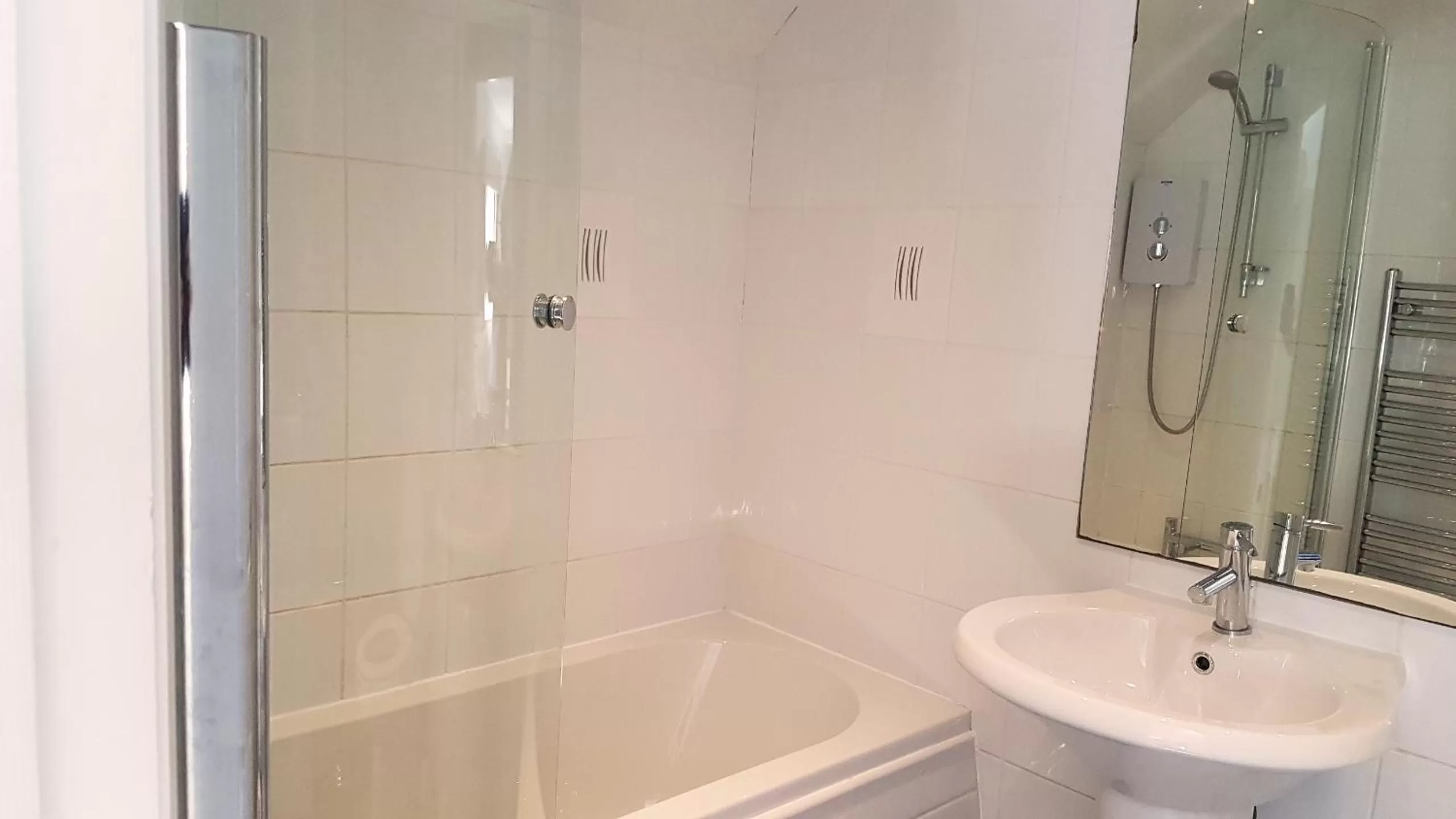 Bathroom in The Royal Oak Duddington