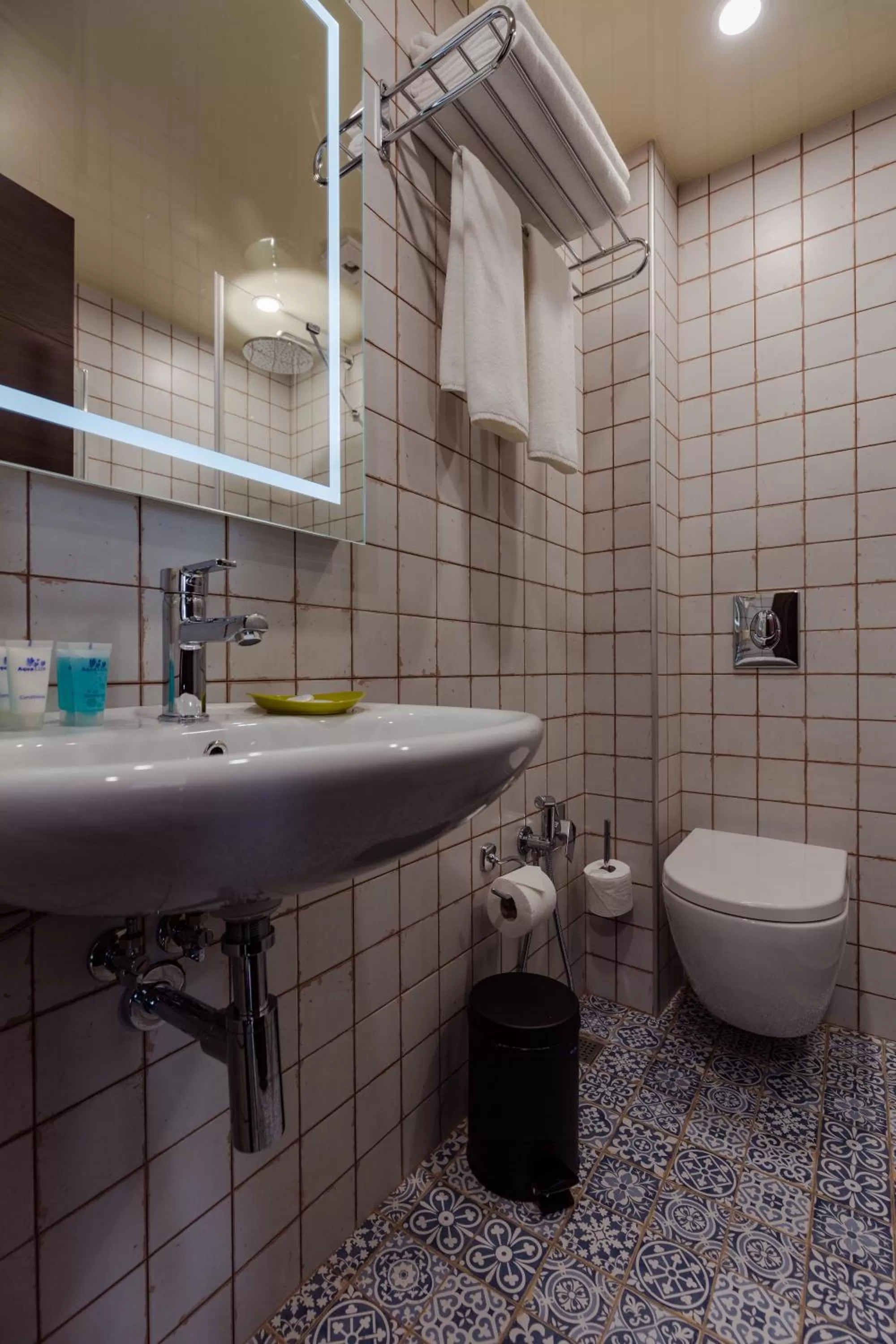 Shower in Hotel BLOOM Batumi