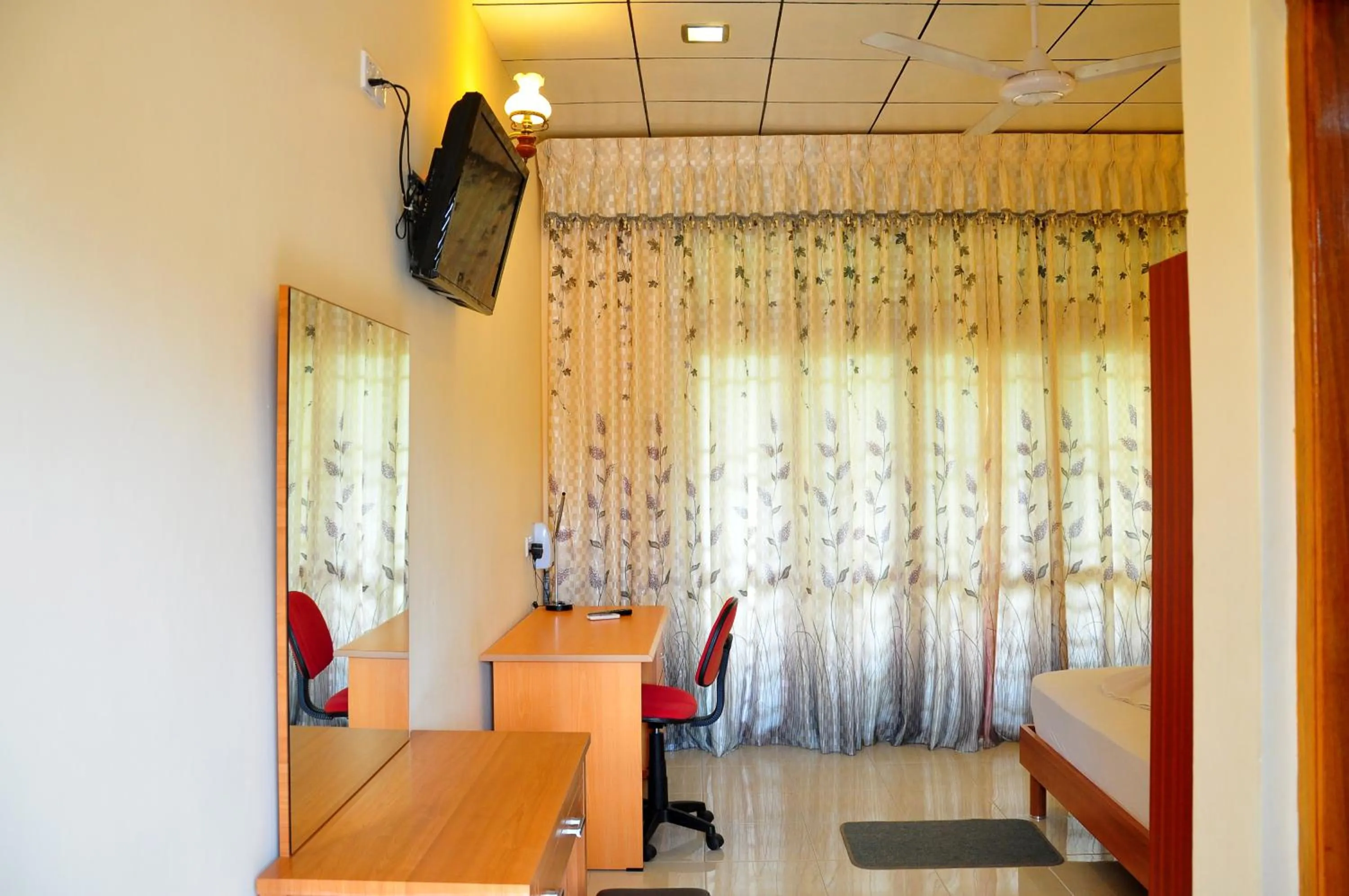 Photo of the whole room in London Palace