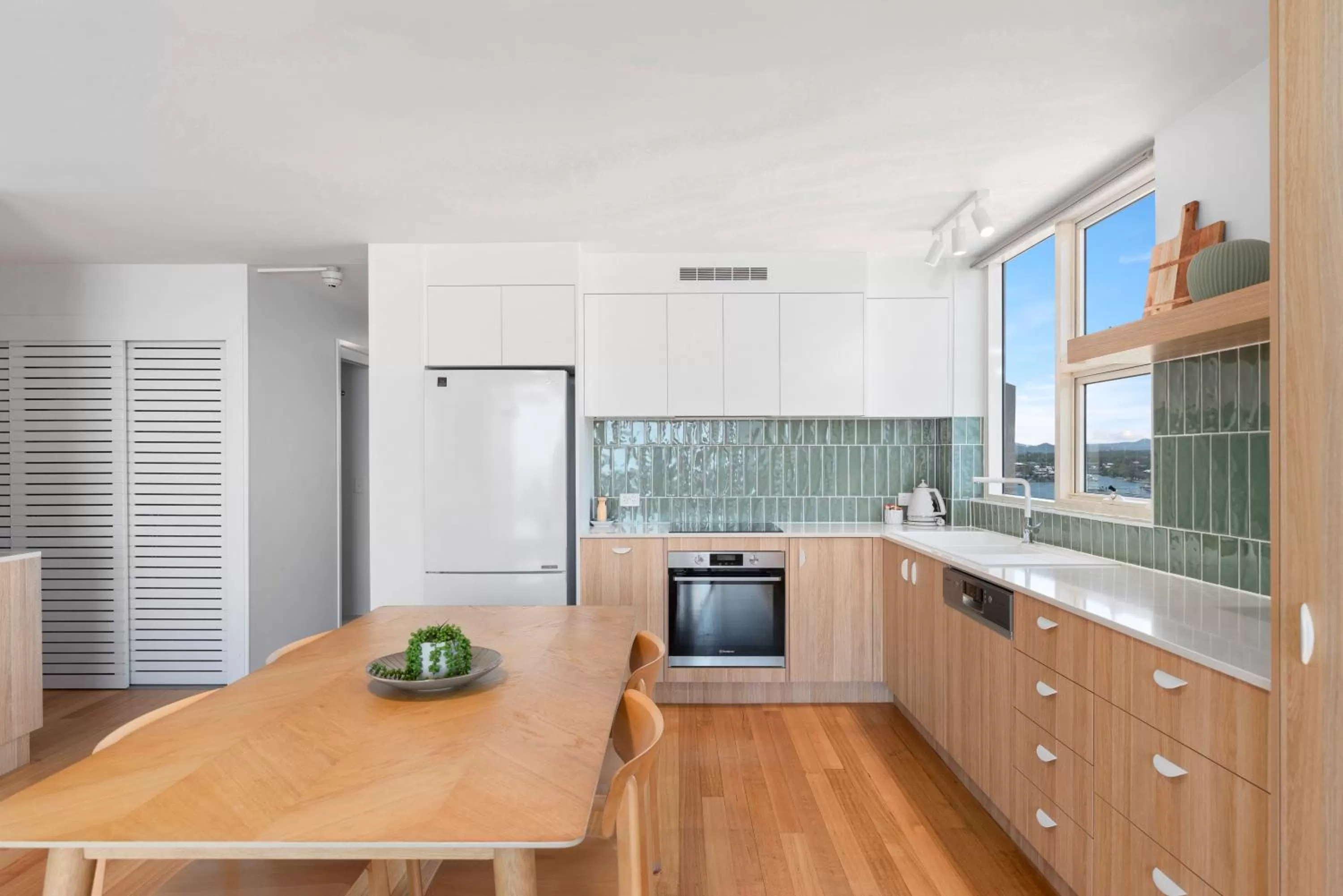 Kitchen or kitchenette in 84 The Spit Holiday Apartments