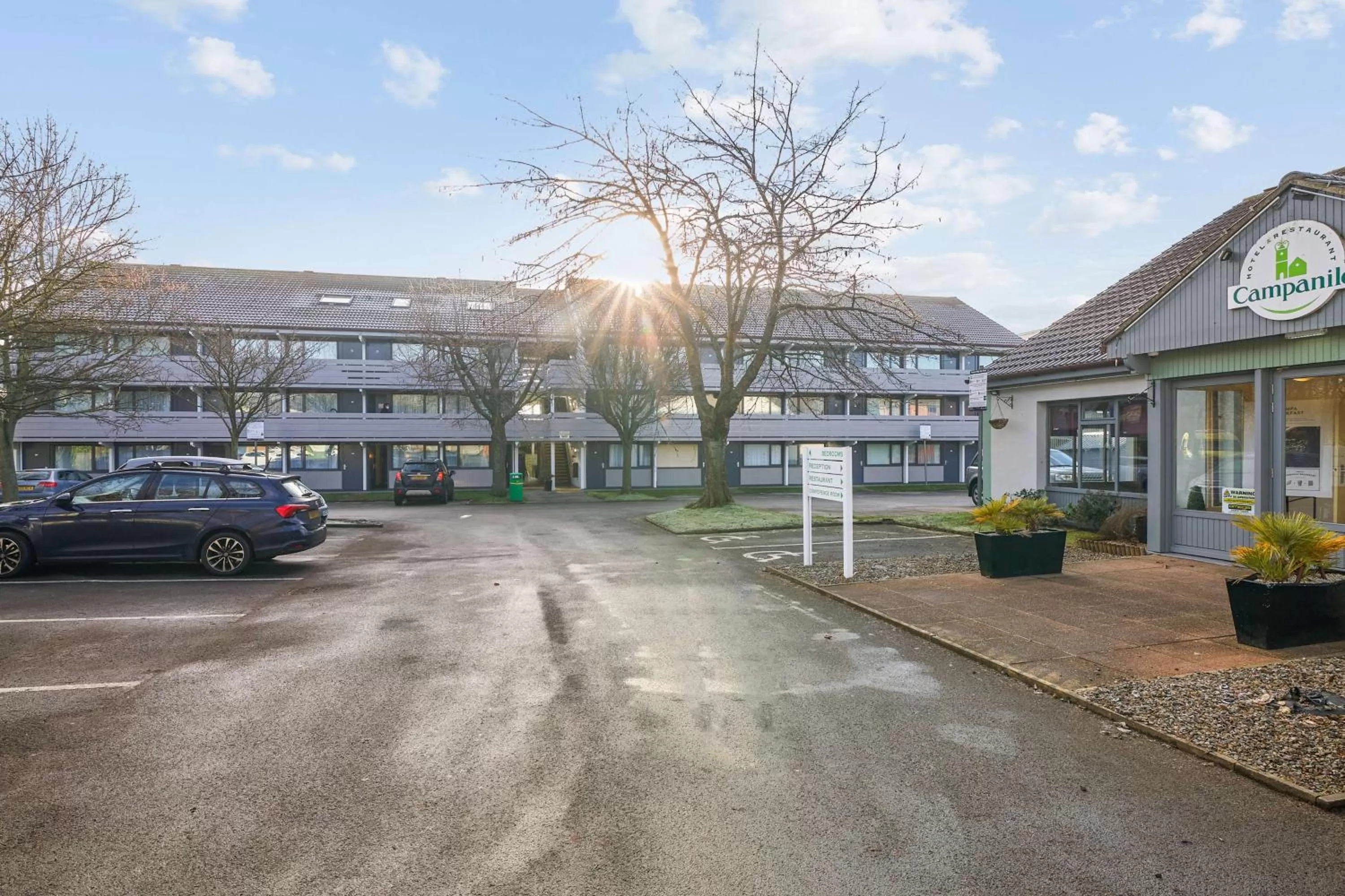 Property building in Campanile Hotel Wakefield