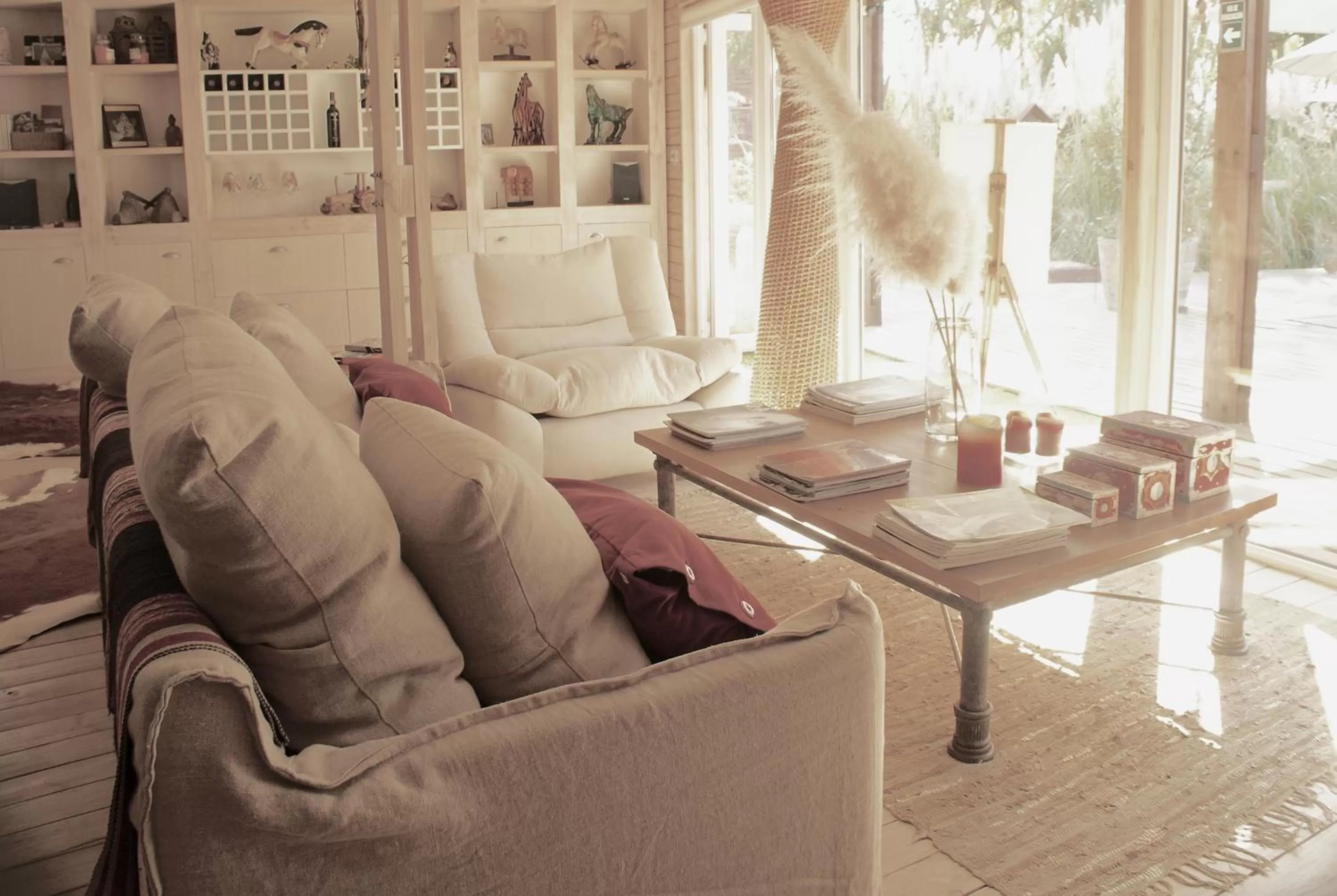 Communal lounge/ TV room, Seating Area in Barrica Lodge