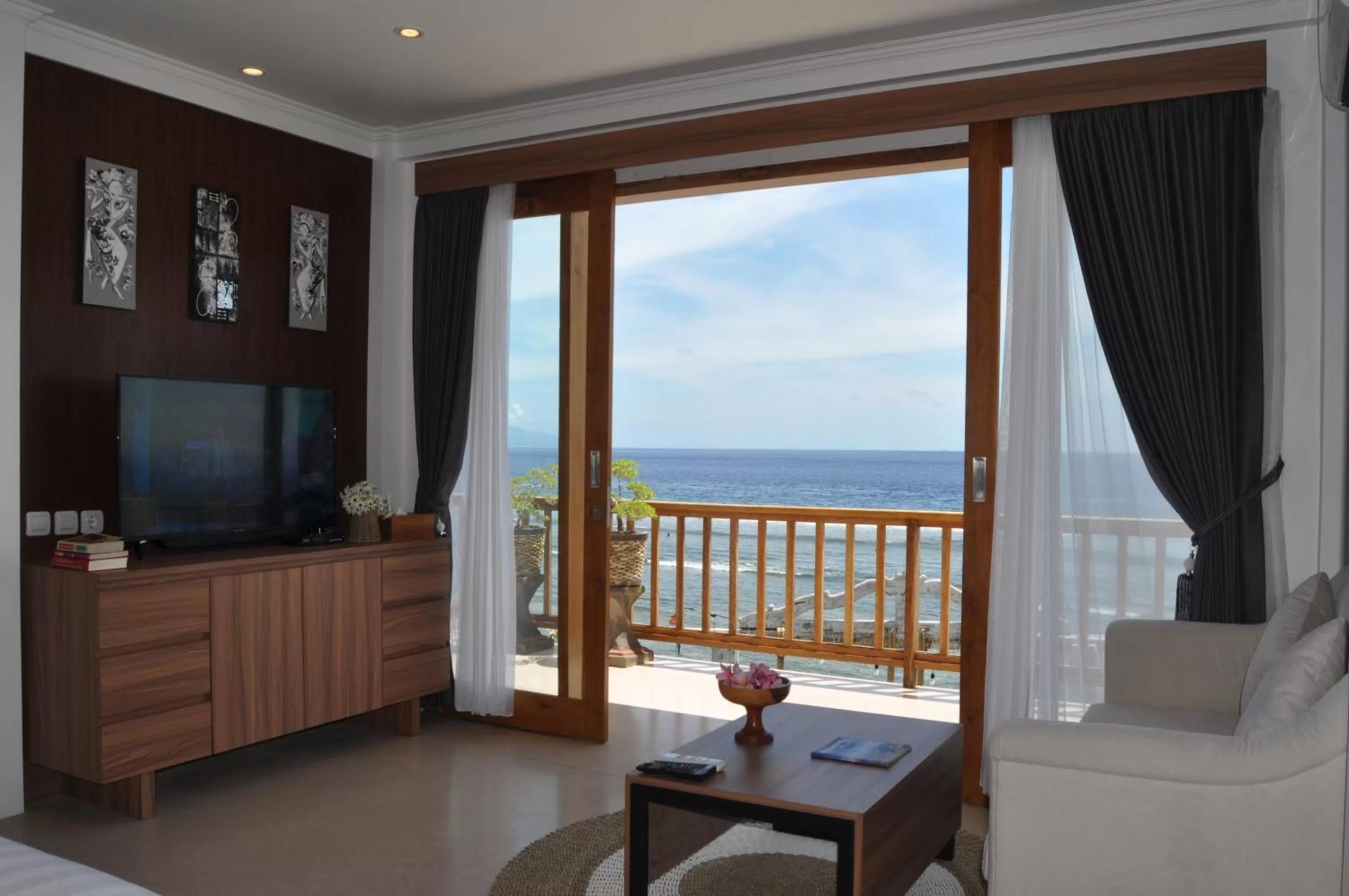 TV and multimedia in SUITE OCEAN BLUE