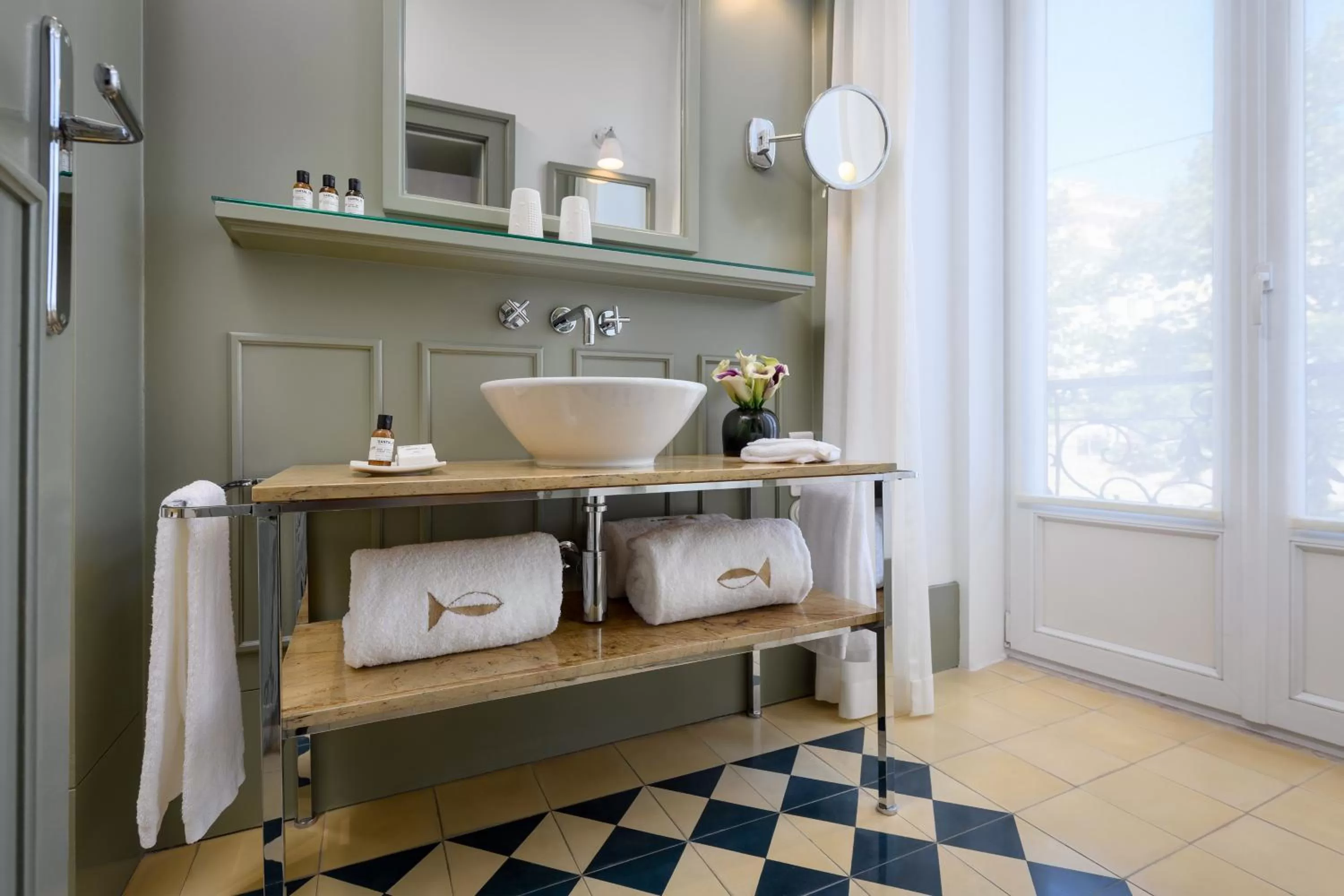 Bathroom in Bairro Alto Hotel