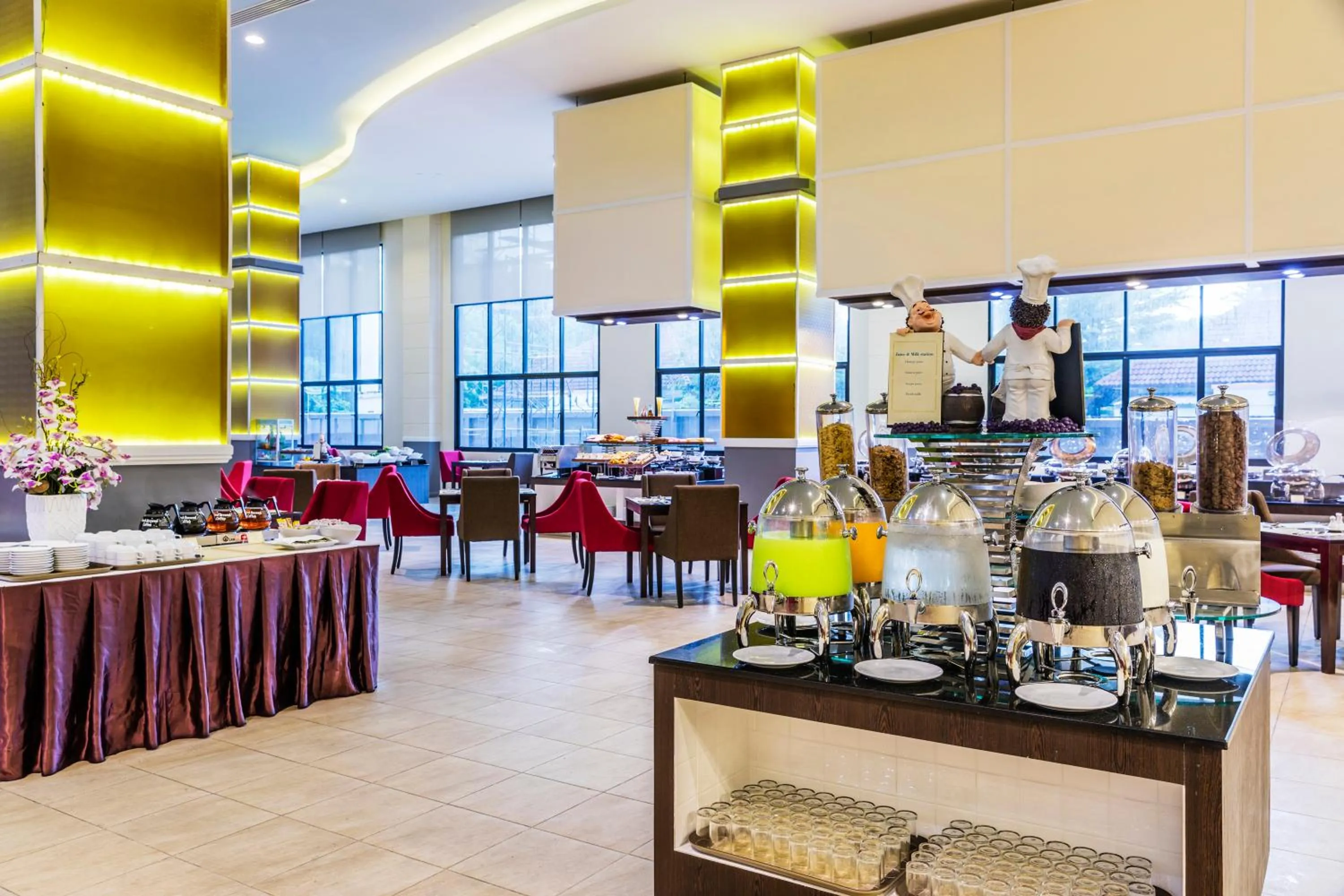 Restaurant/places to eat in Grand Palazzo Hotel - SHA Extra Plus