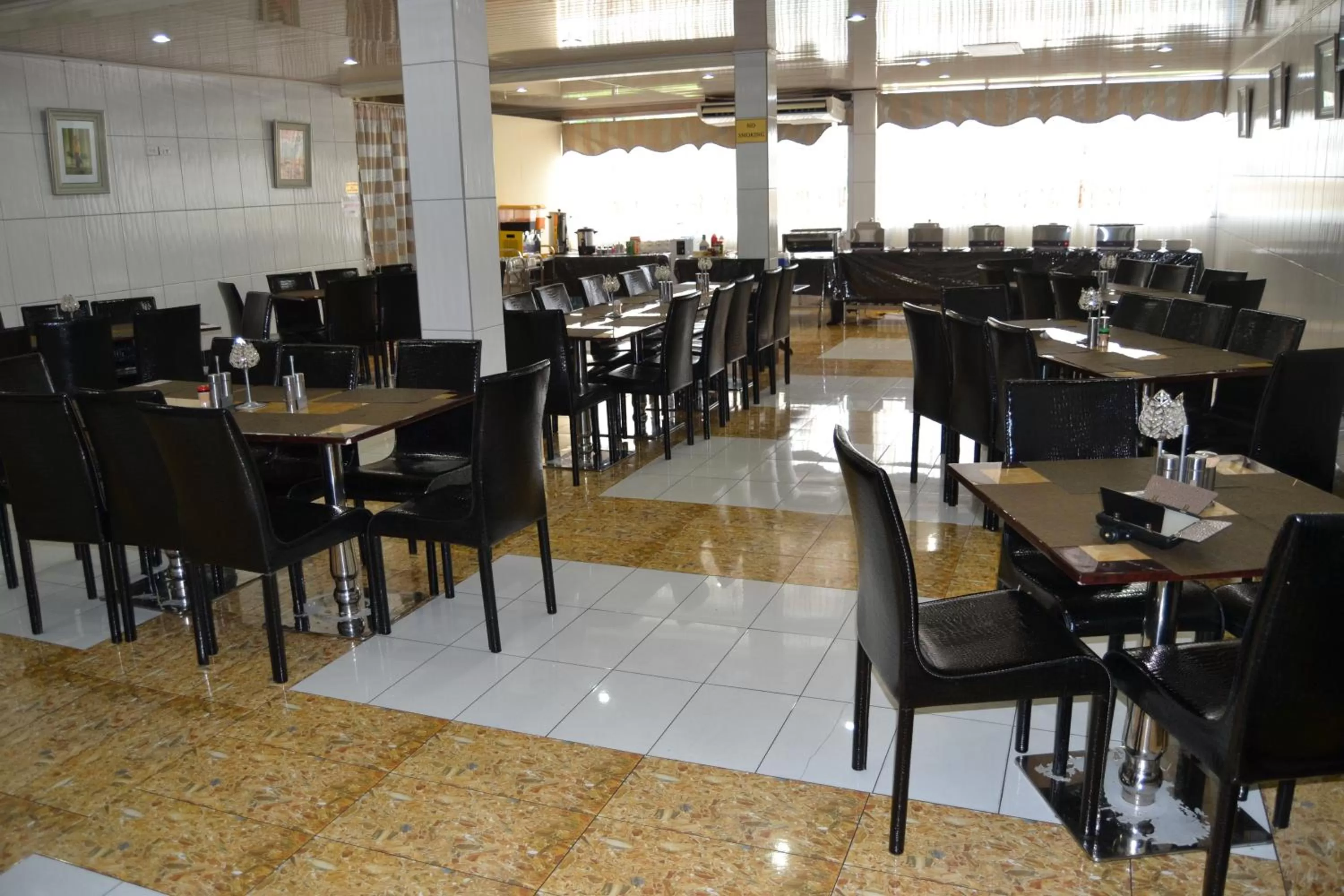 Restaurant/places to eat in Metro Hotel Couva
