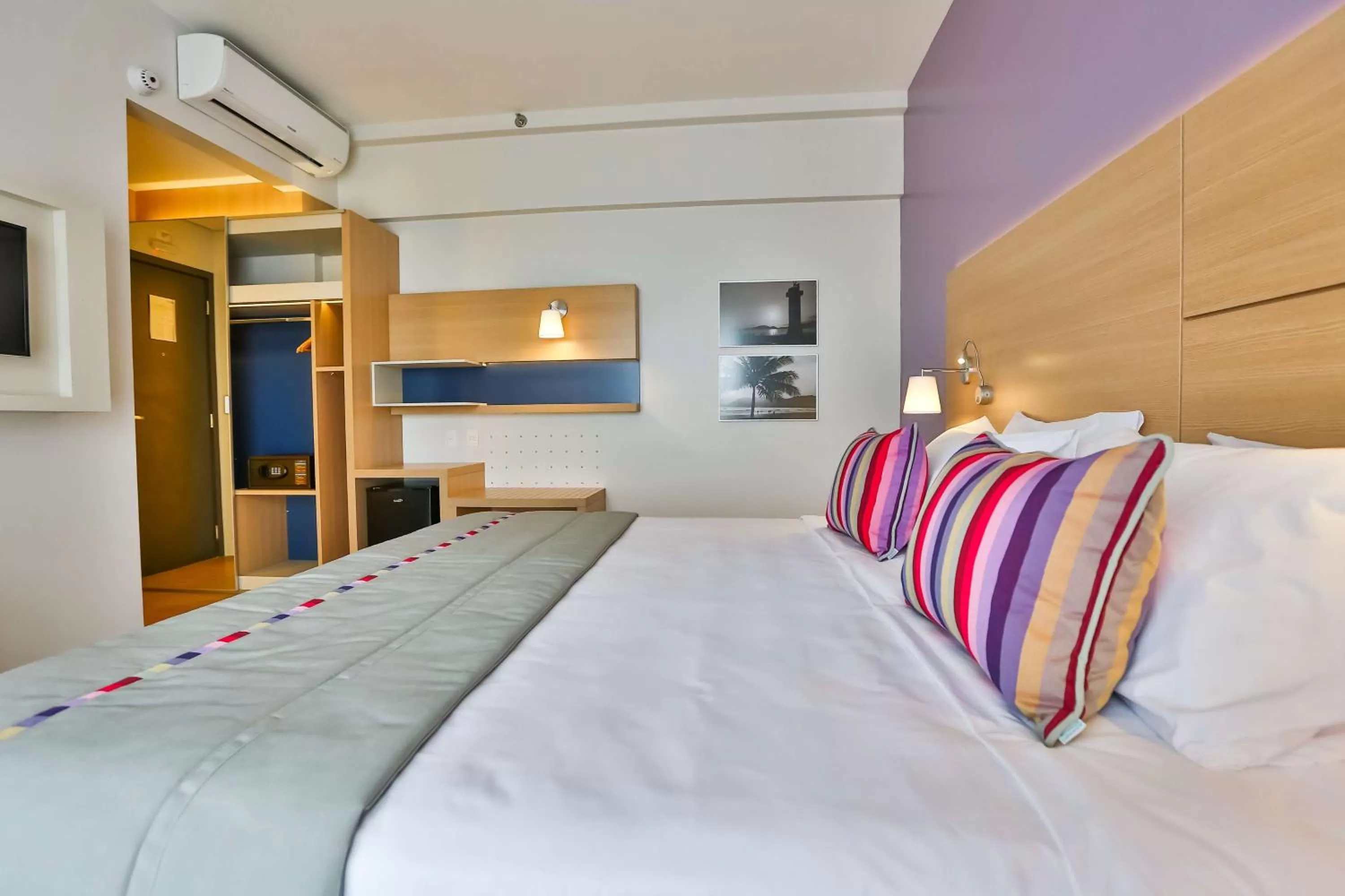 Photo of the whole room, Bed in Park Inn by Radisson Santos