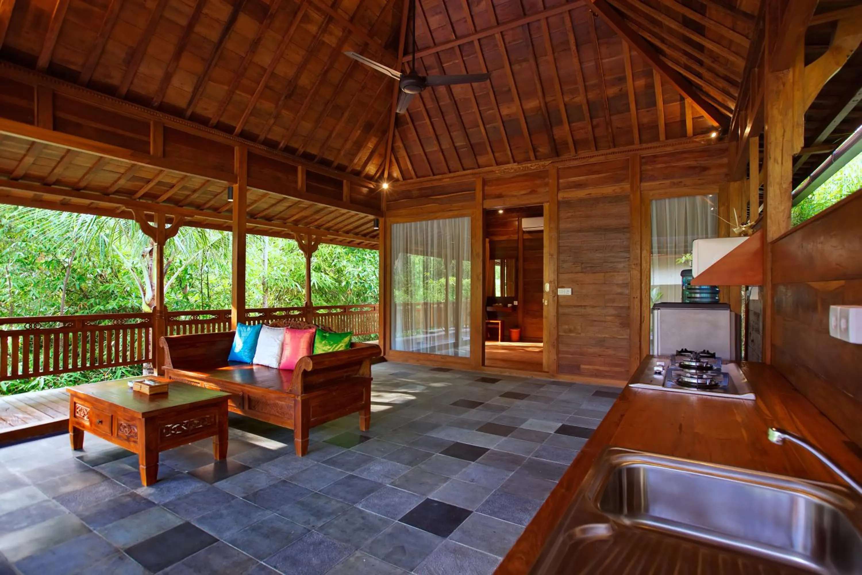 Kitchen or kitchenette in Ubud Heaven Sayan