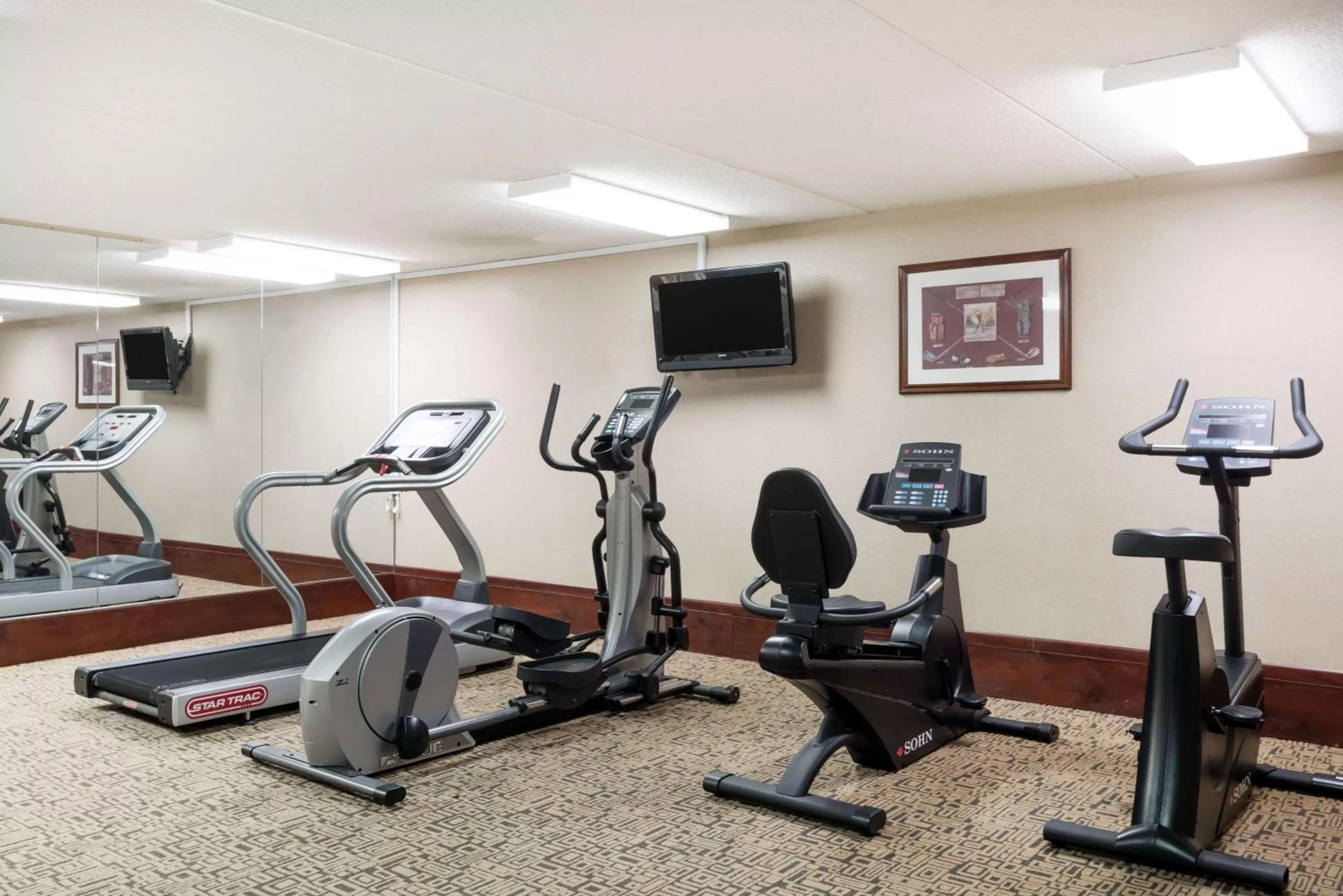 Fitness centre/facilities in Baymont by Wyndham Clarksville Northeast