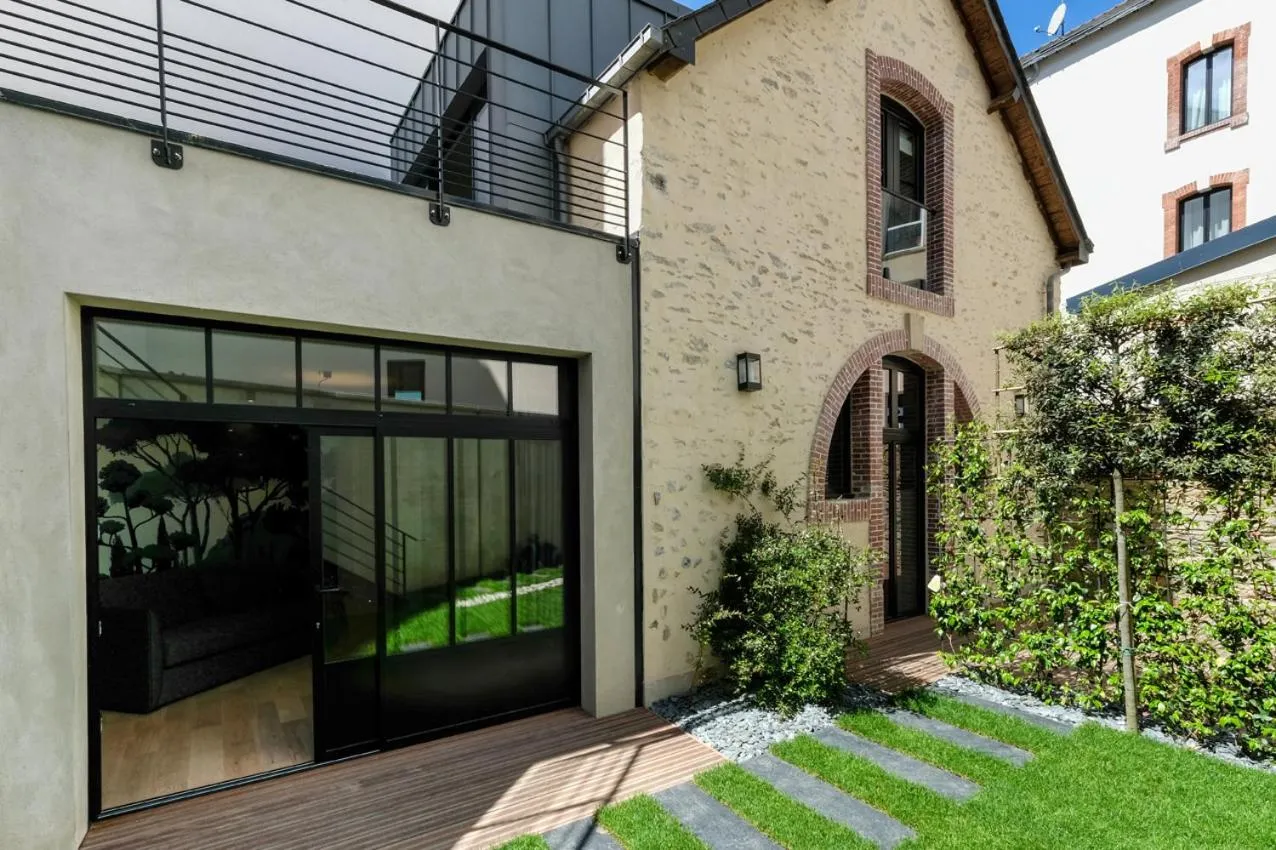 Property building in Les Apparts de Marin