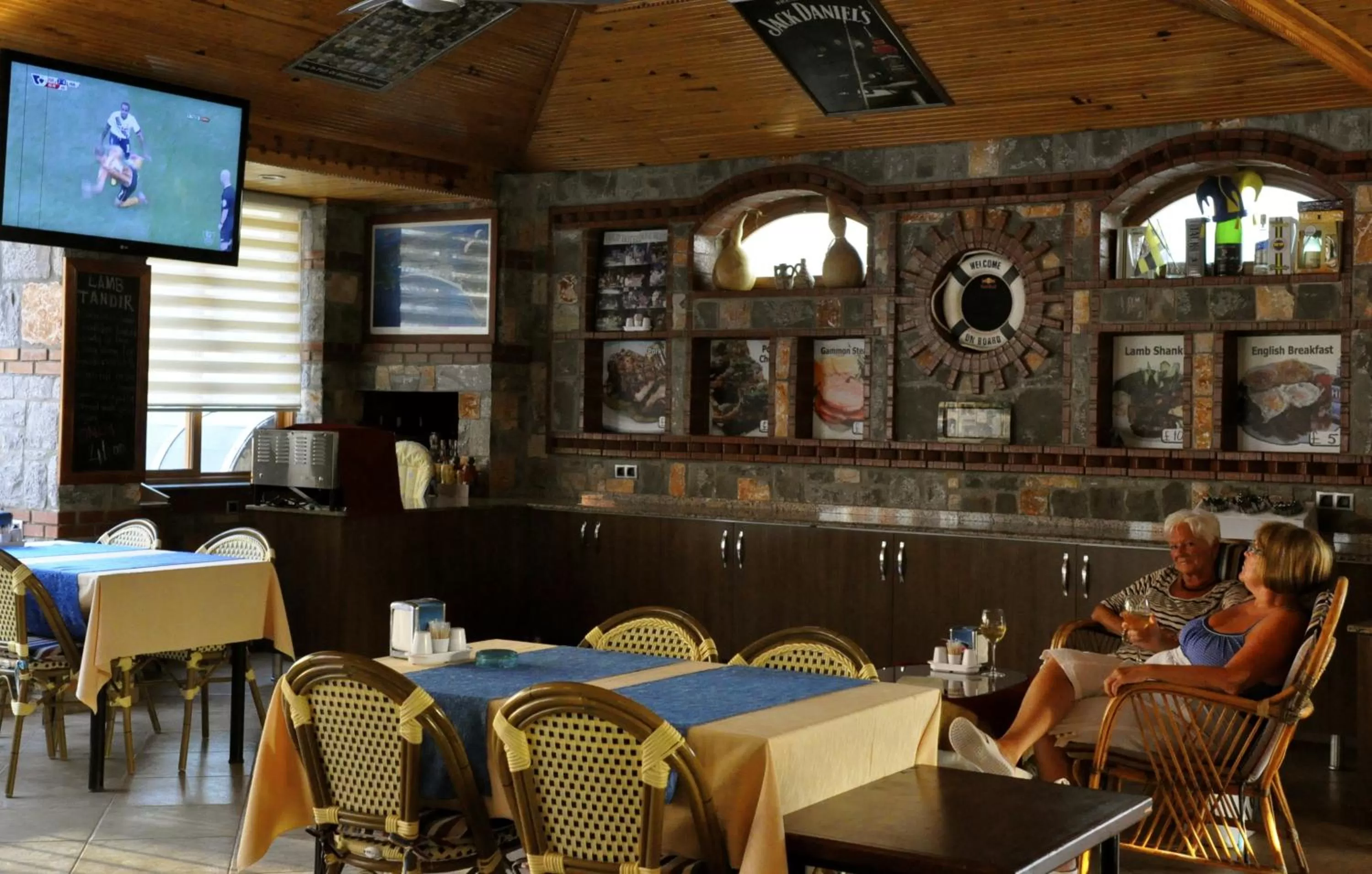 Communal lounge/ TV room in Magic Tulip Beach Hotel