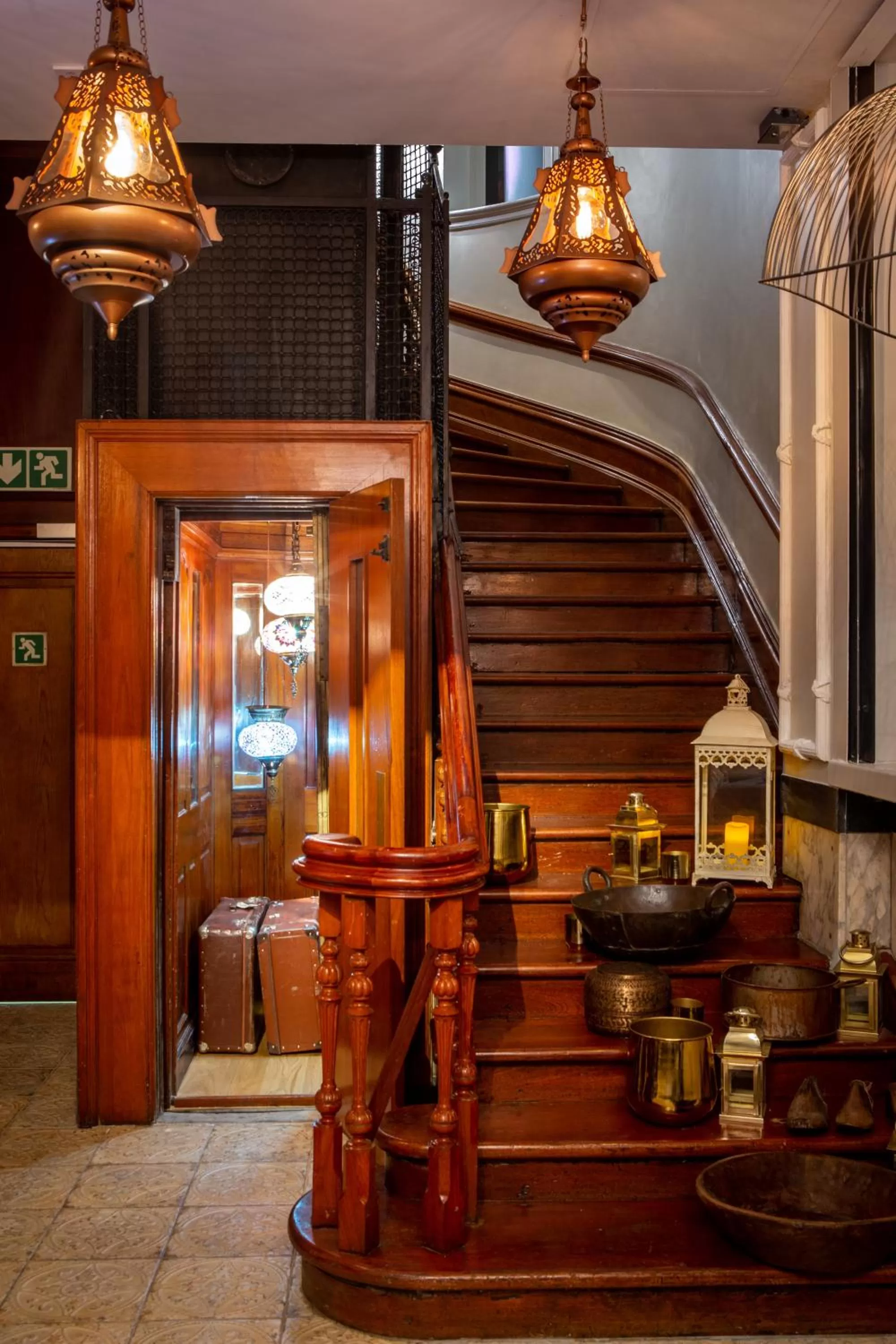 Restaurant/places to eat in Taj Cape Town