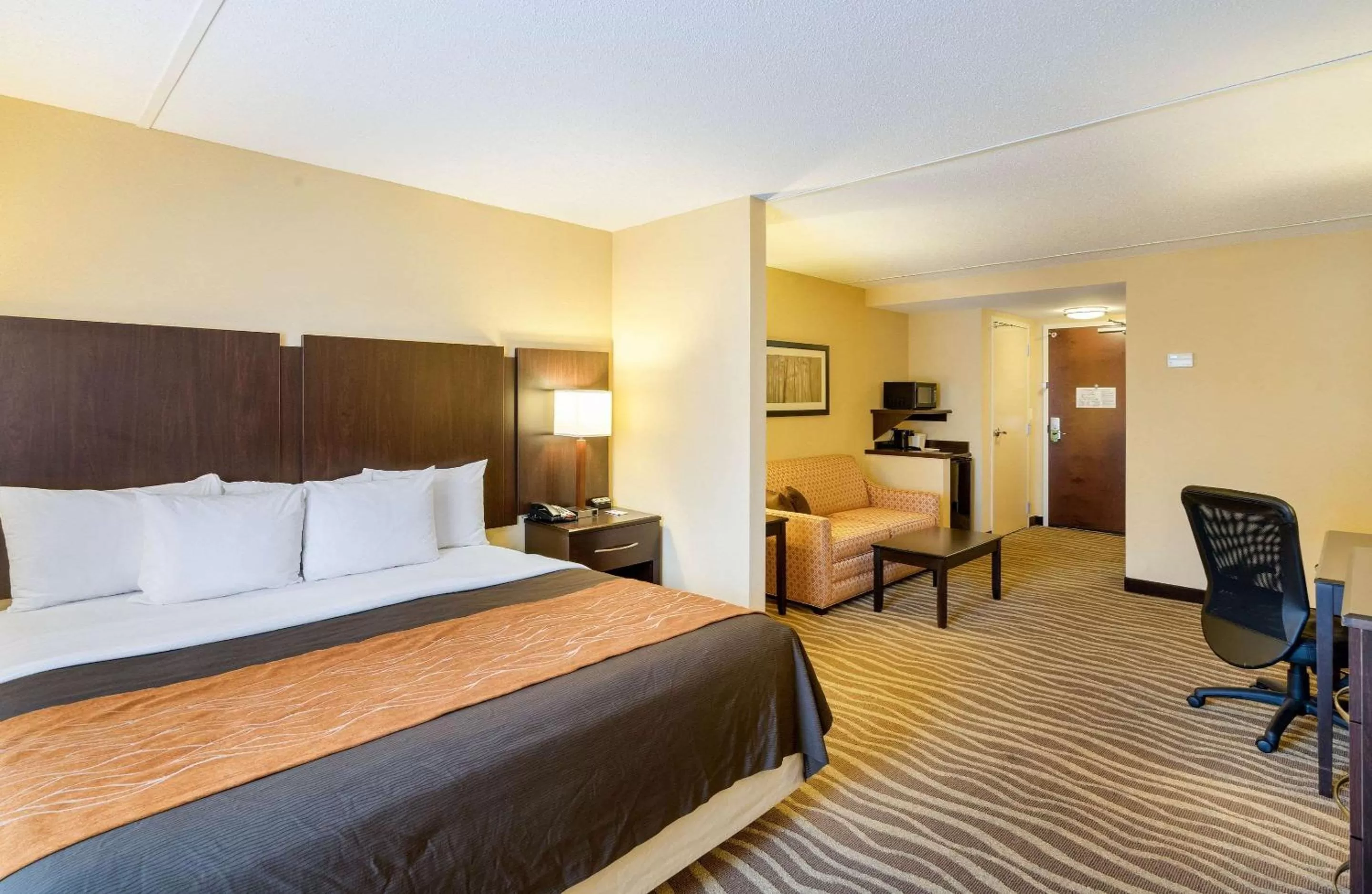 King Suite - Non-Smoking in Comfort Inn & Suites Lexington Park