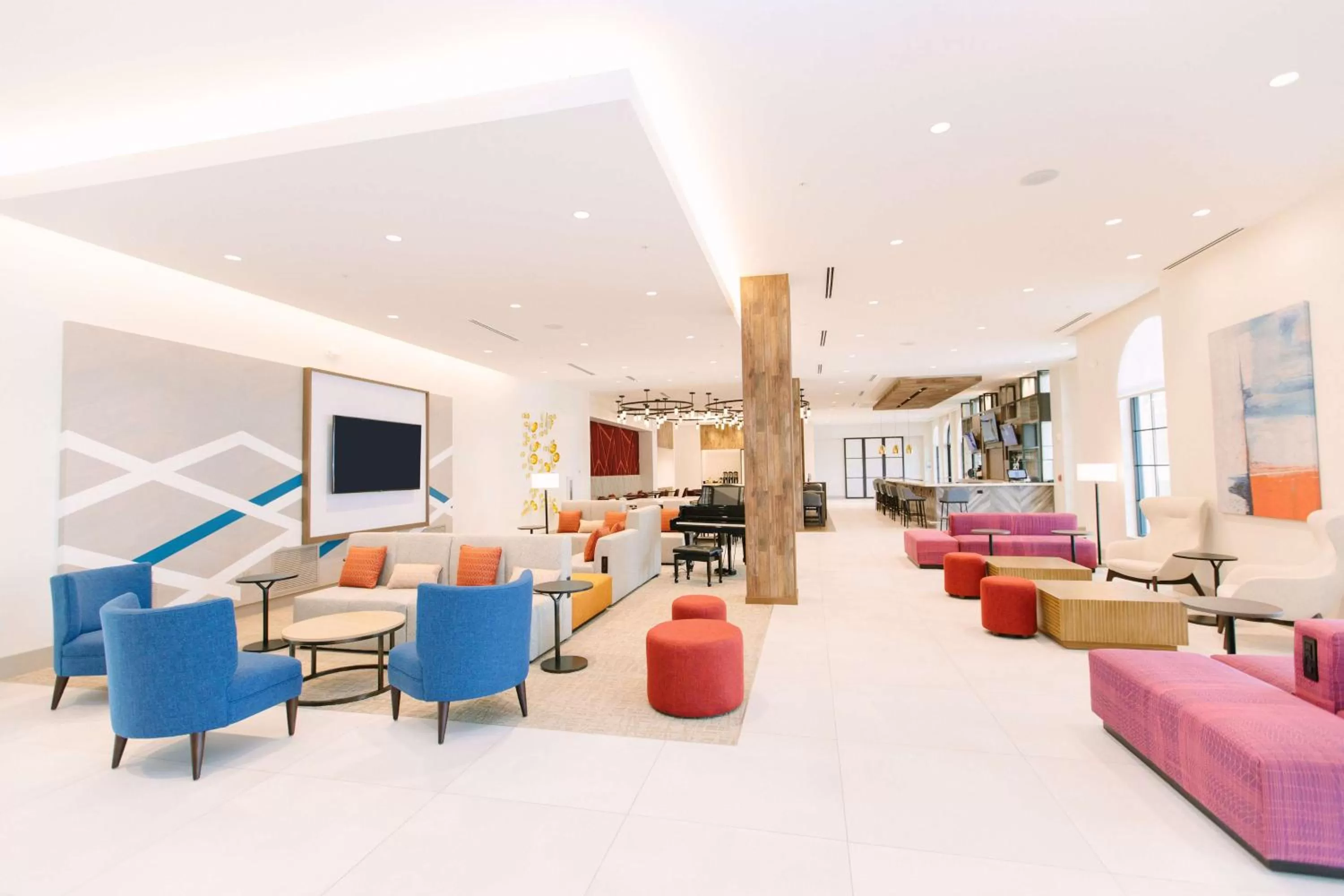 Communal lounge/ TV room in Hilton Garden Inn Winter Park, FL