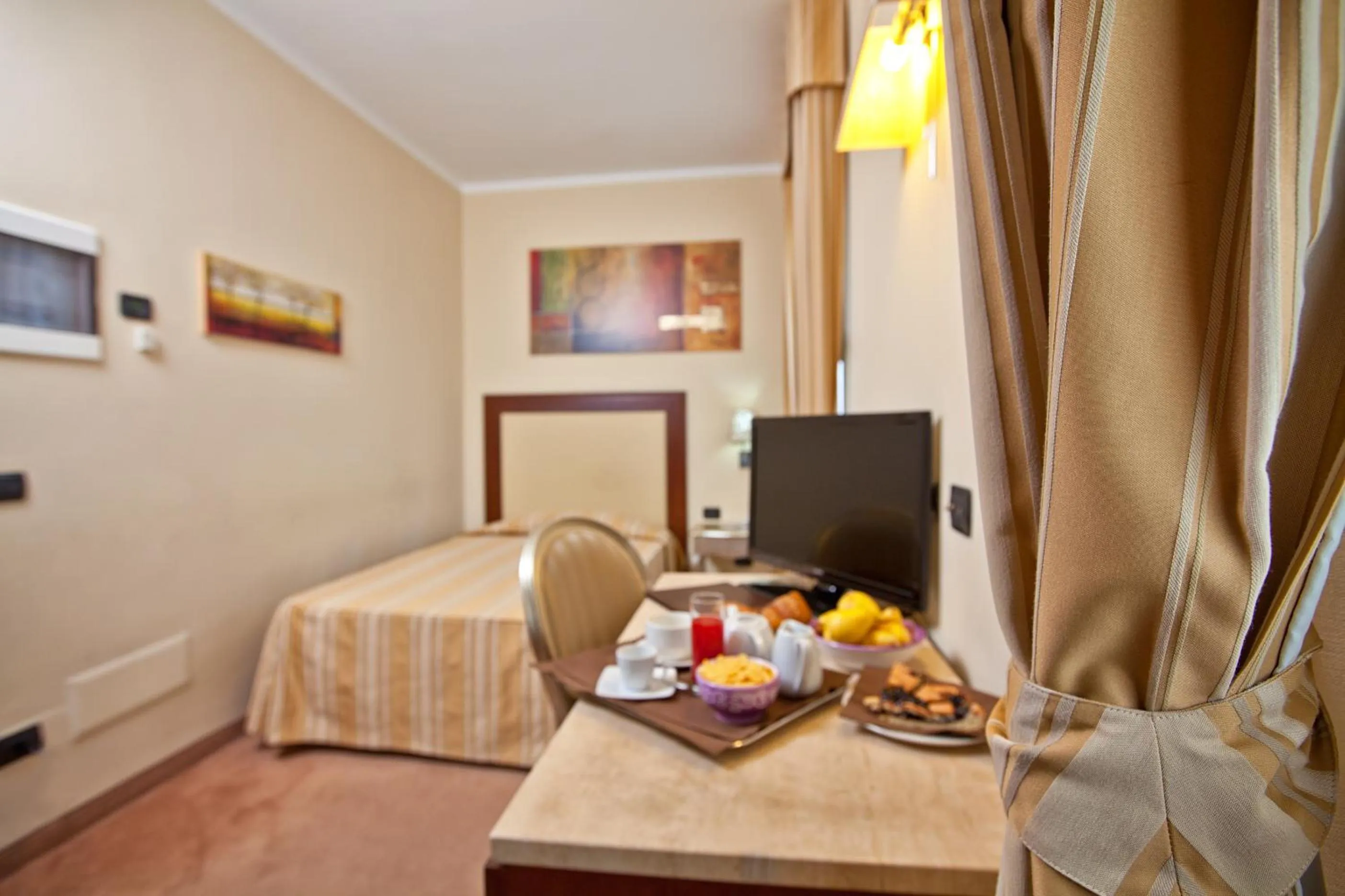 Bedroom, Bed in Hotel For You