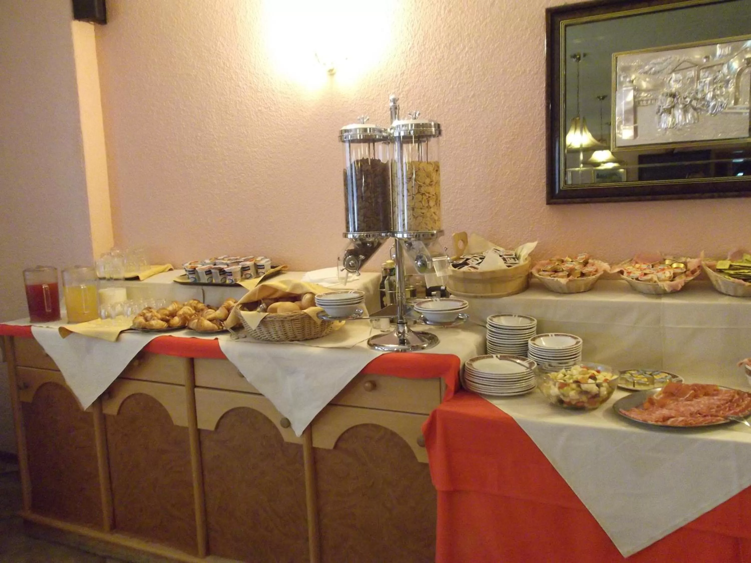 Food and drinks in Hotel Adele