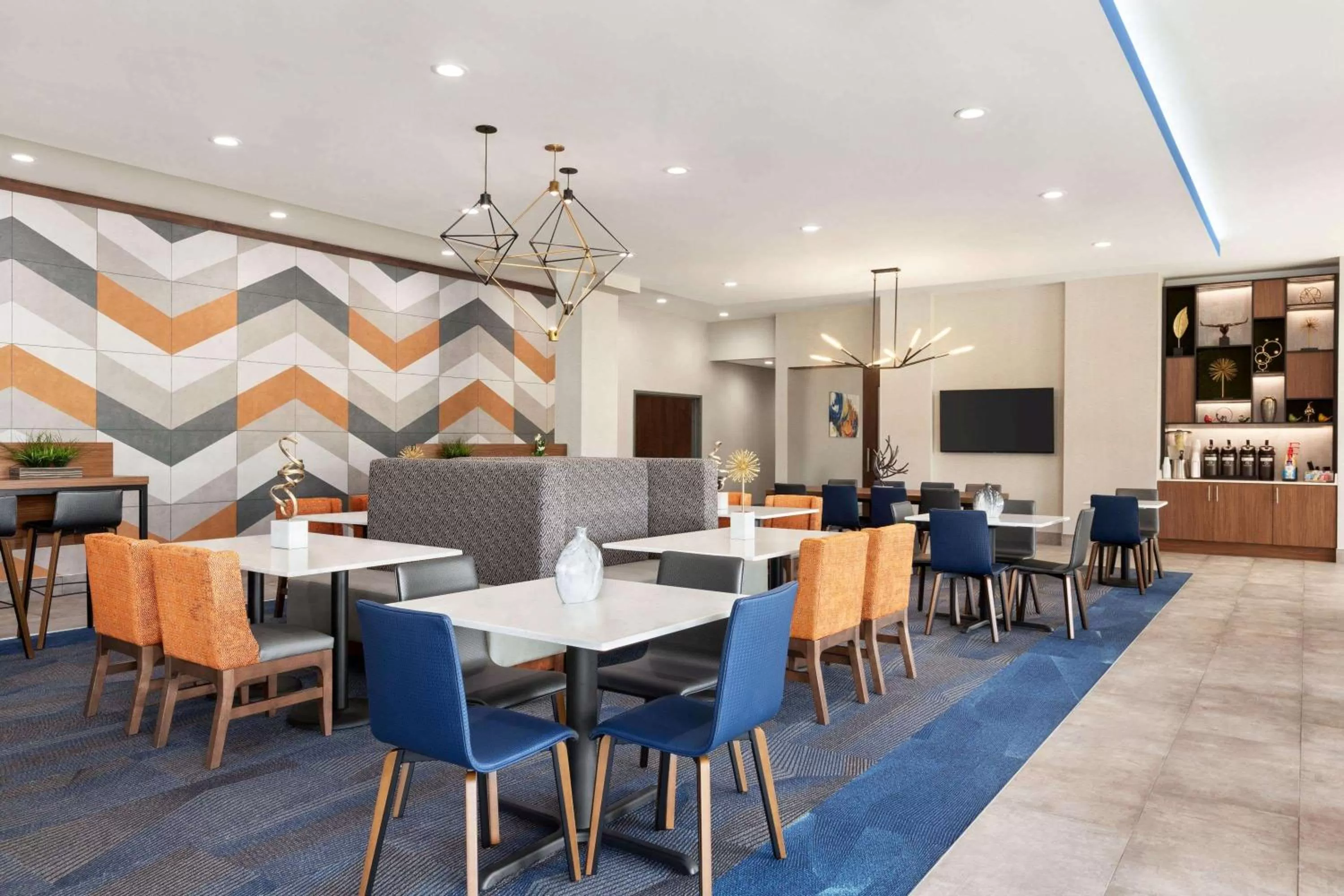 Seating area in La Quinta Brunswick/Golden Isles