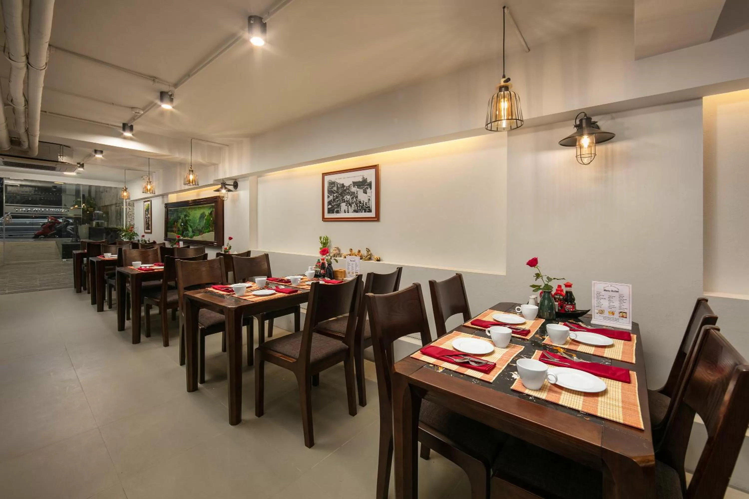 Restaurant/places to eat in Hanoi Exclusive Hotel