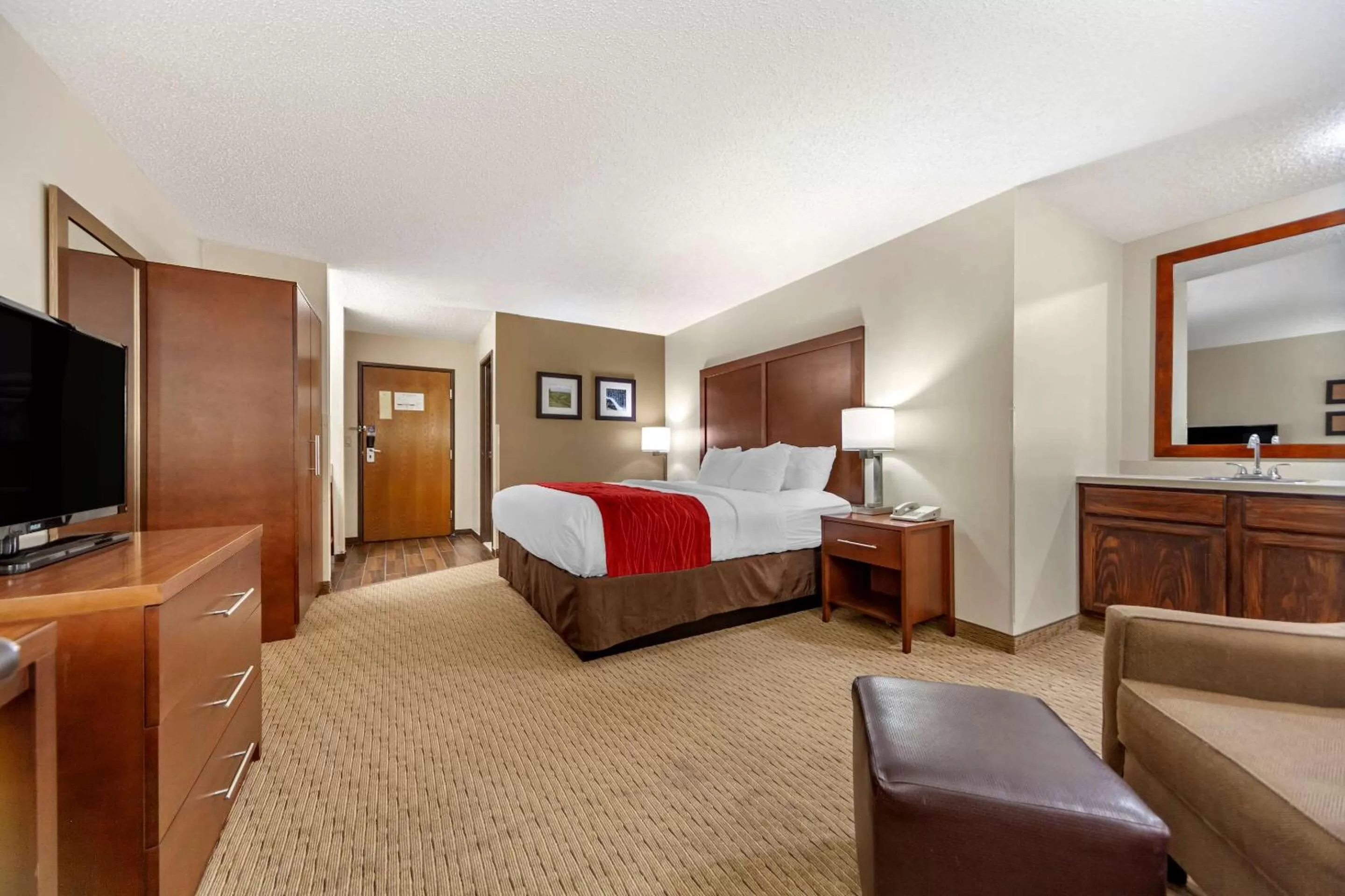 Photo of the whole room, Bed in Comfort Inn Valentine