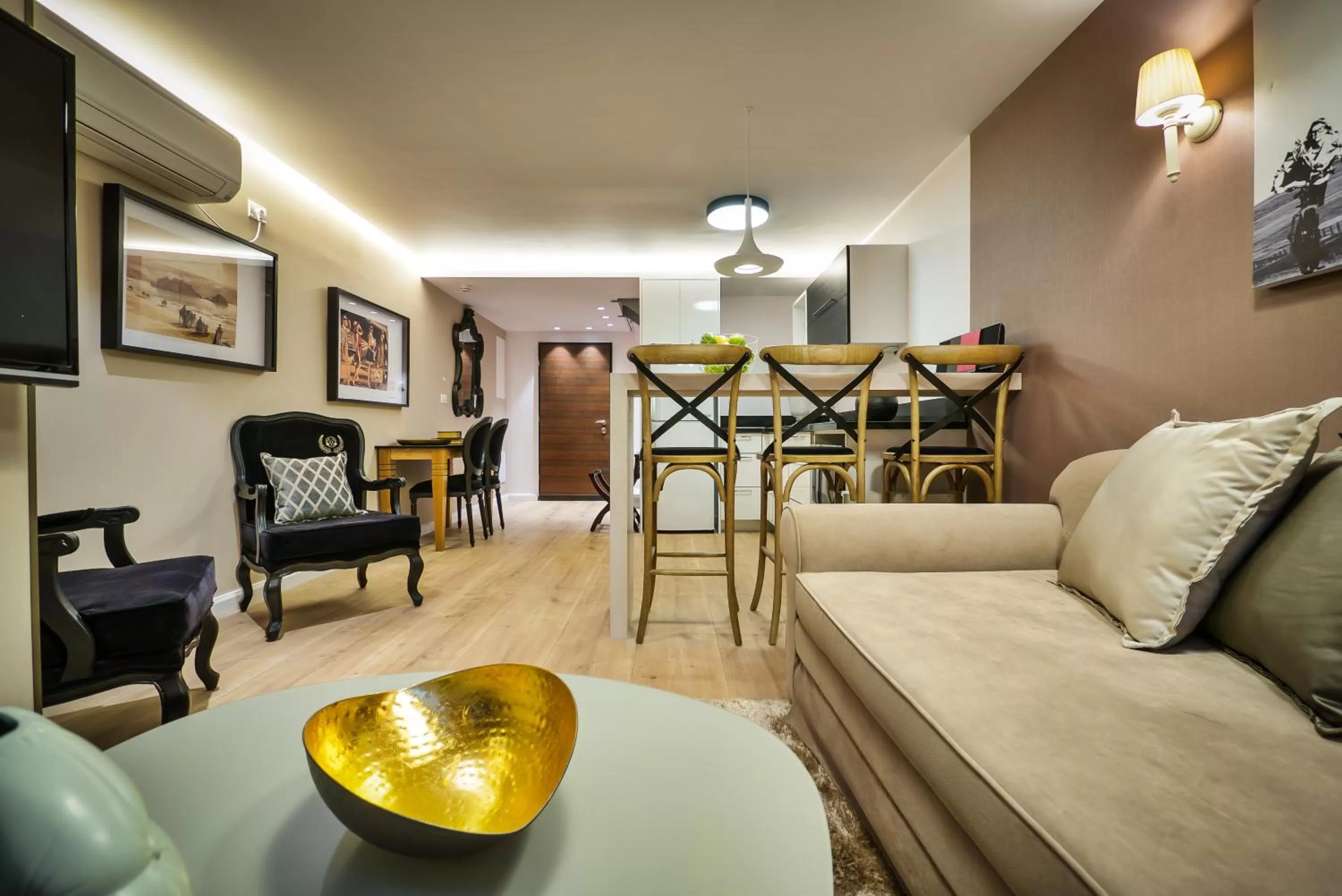 Living room in 21st Floor Hotel