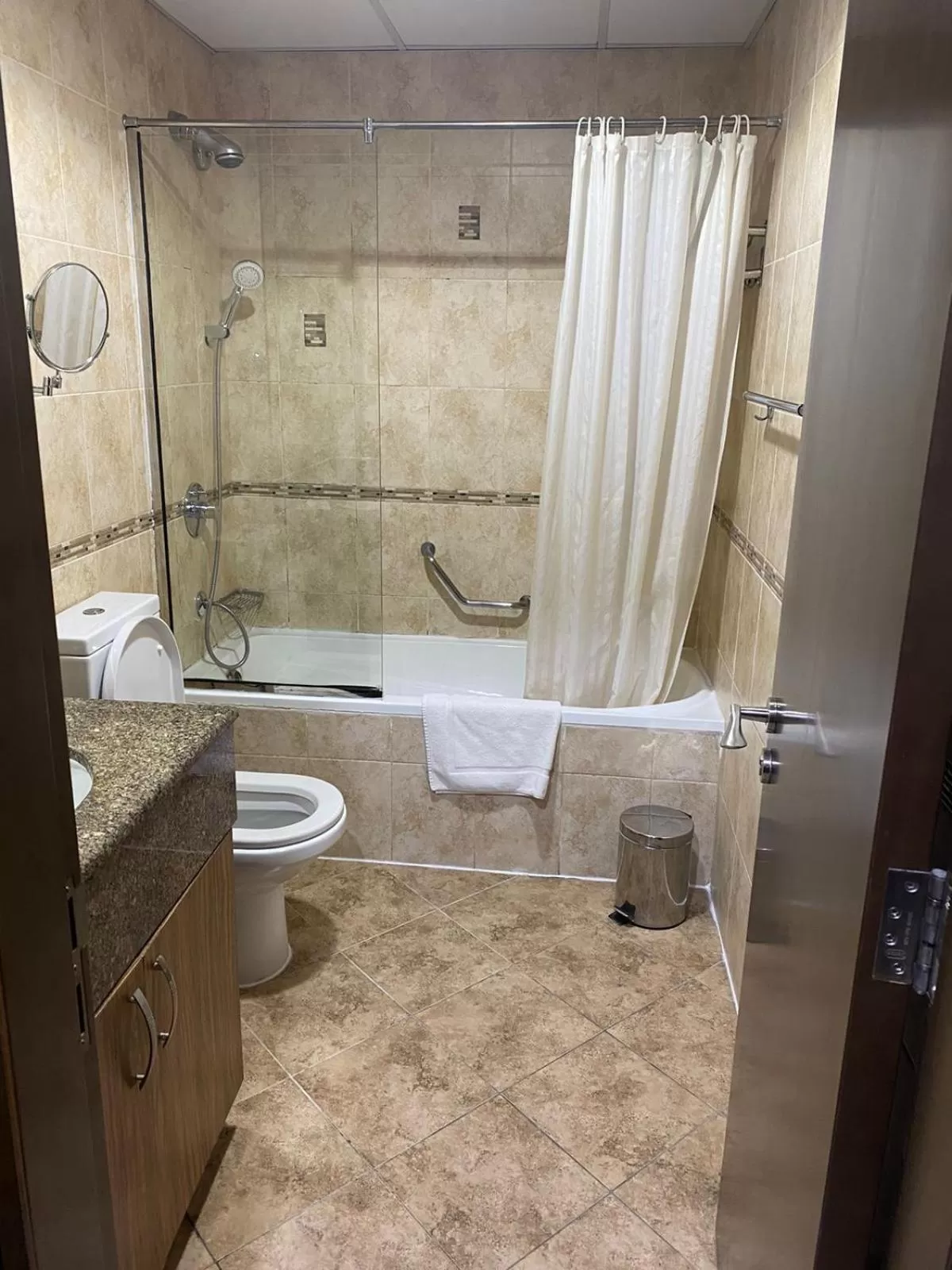 Bathroom in VISTA HOTEL APARTMENTS DELUXE