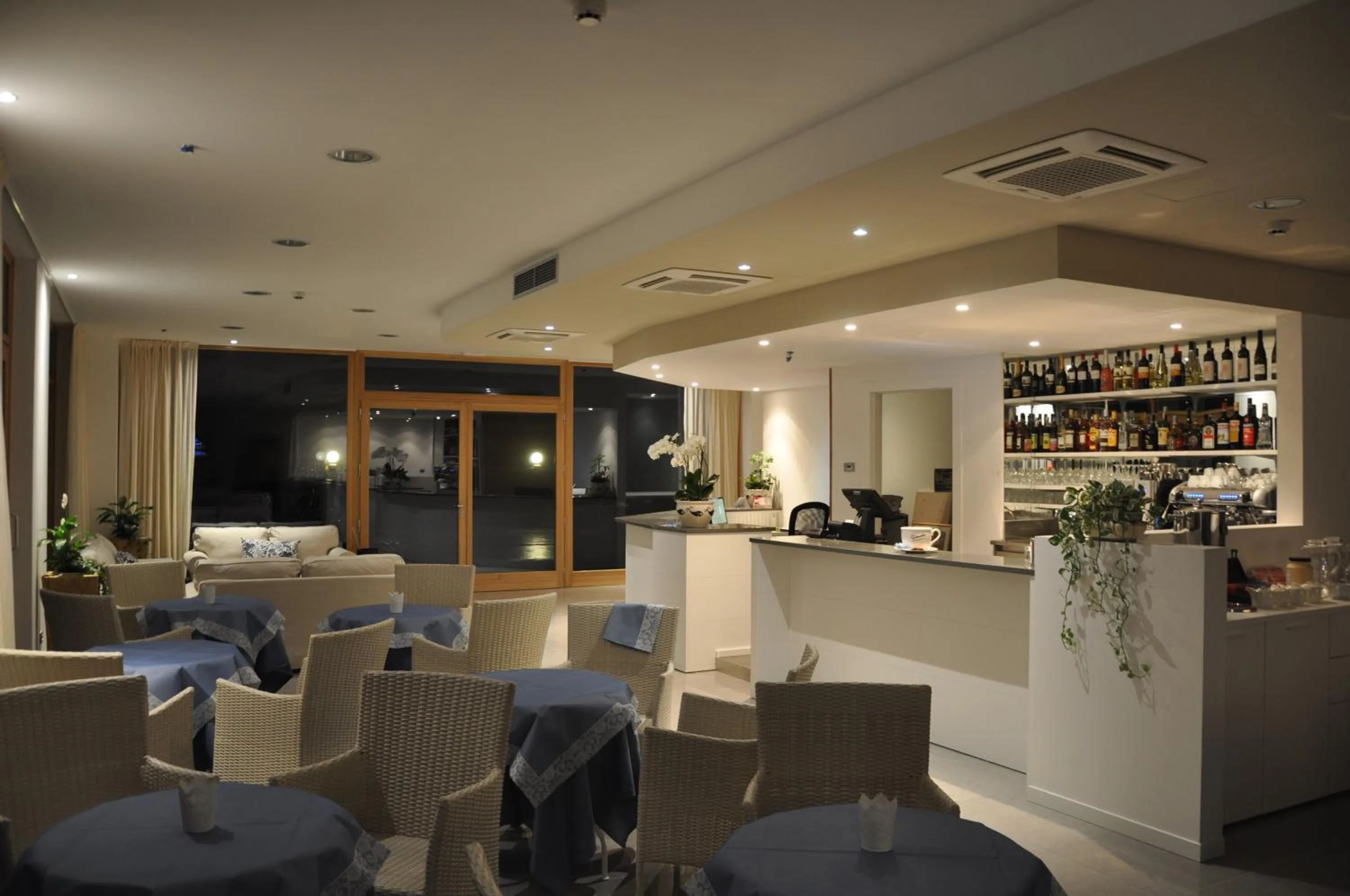 Communal lounge/ TV room in Tullio Hotel