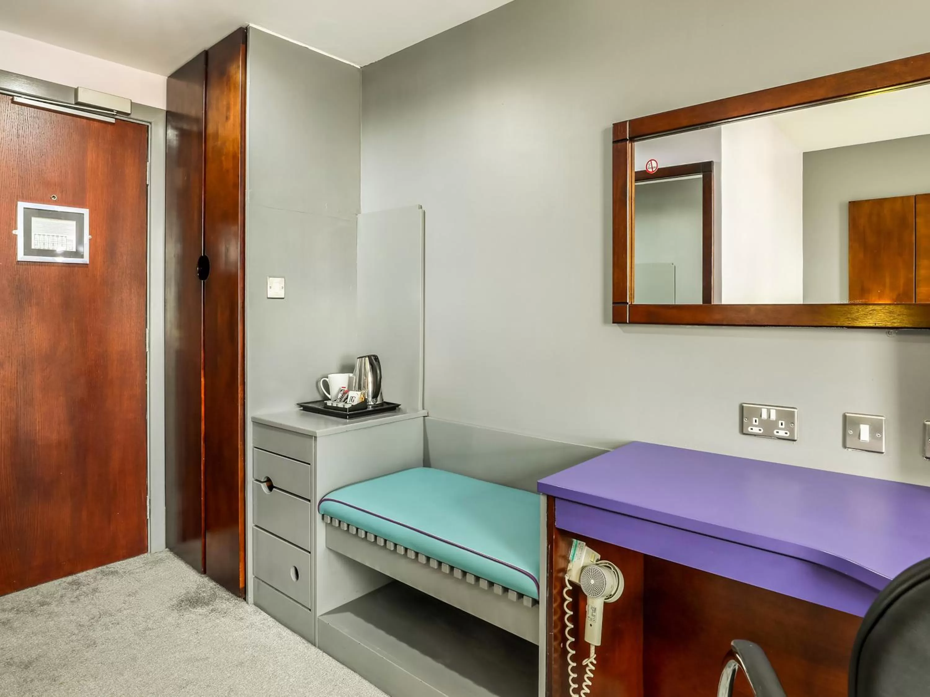 Standard Twin Room in Best Western Sheffield City Hotel