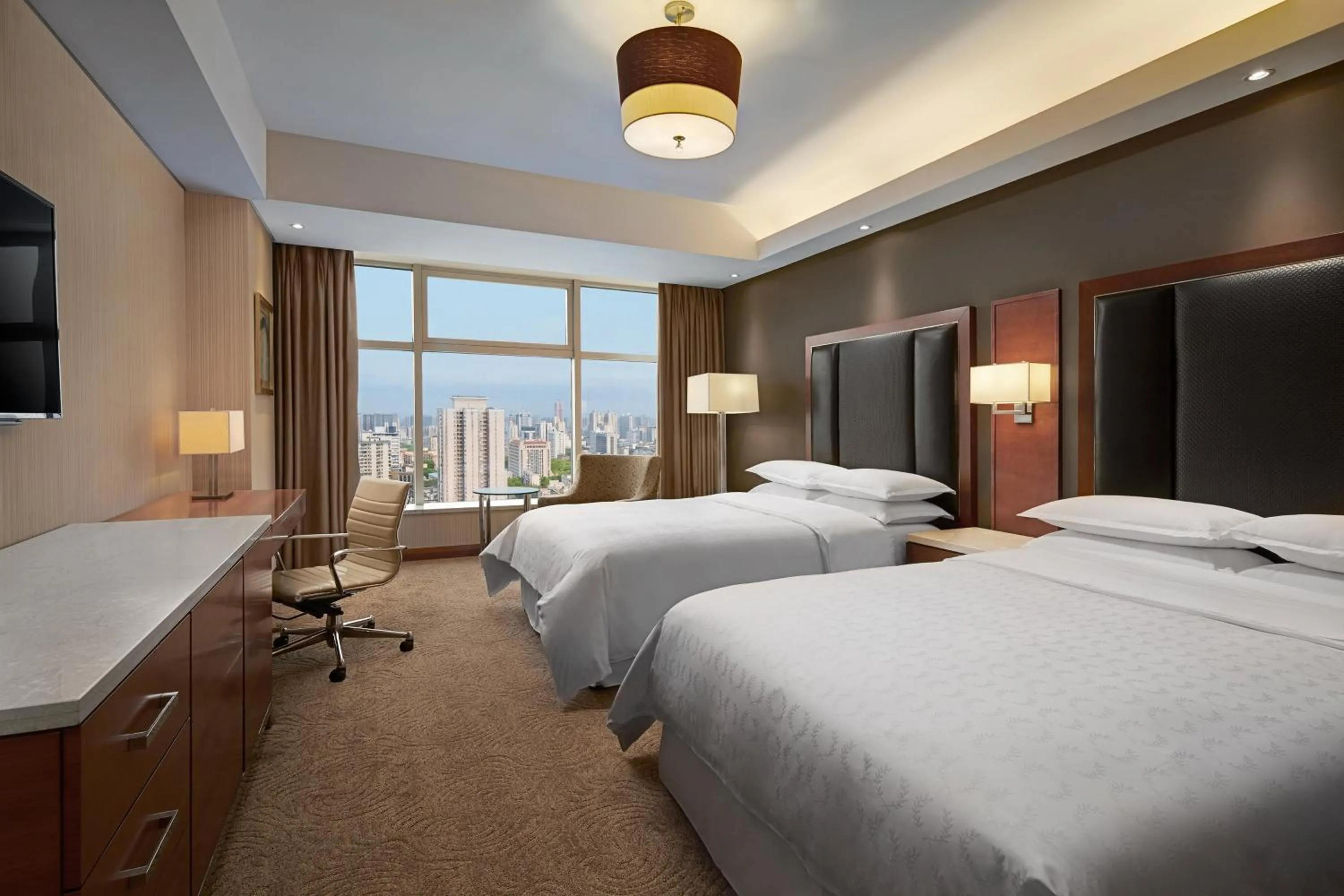 Photo of the whole room, Bed in Sheraton Changsha Hotel