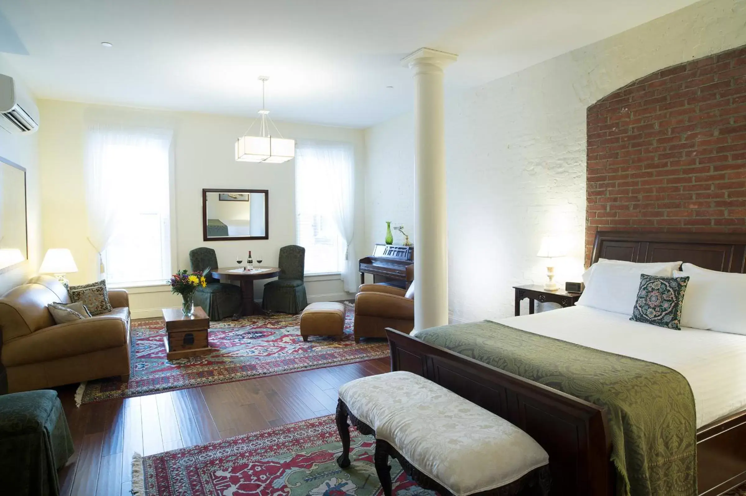 Queen Studio - Disability Access in The Barrington Queen Studio - Disability Access in The Barrington