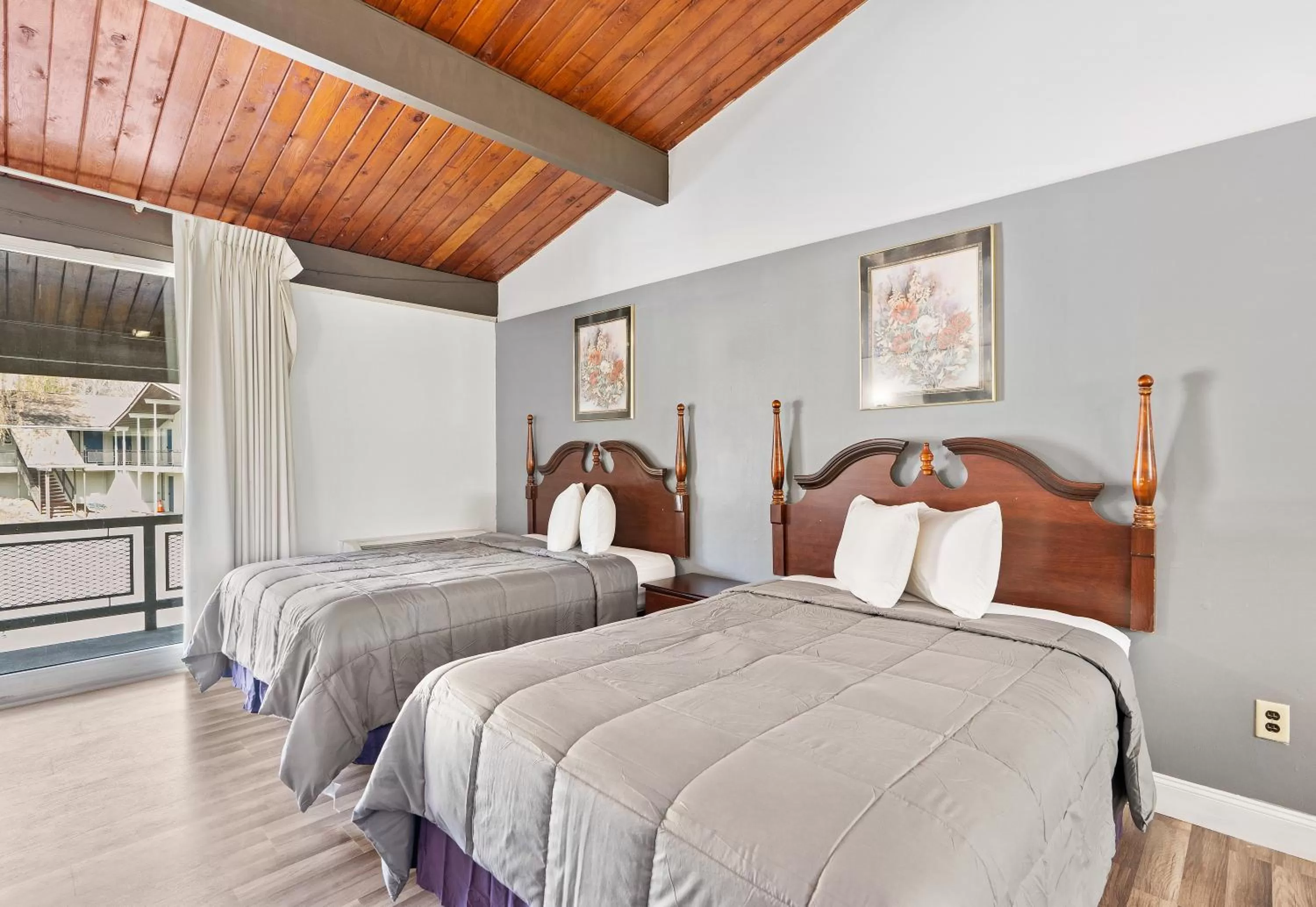 Bed in FairBridge Inn and Suites West Point