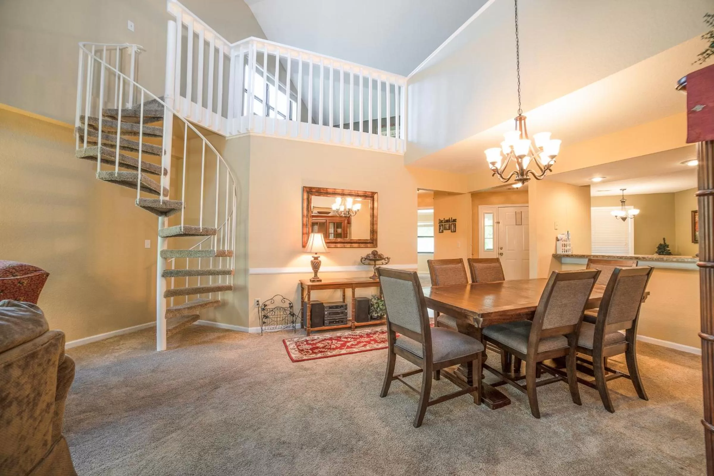 Dining area in Pointe Royale Golf Resort